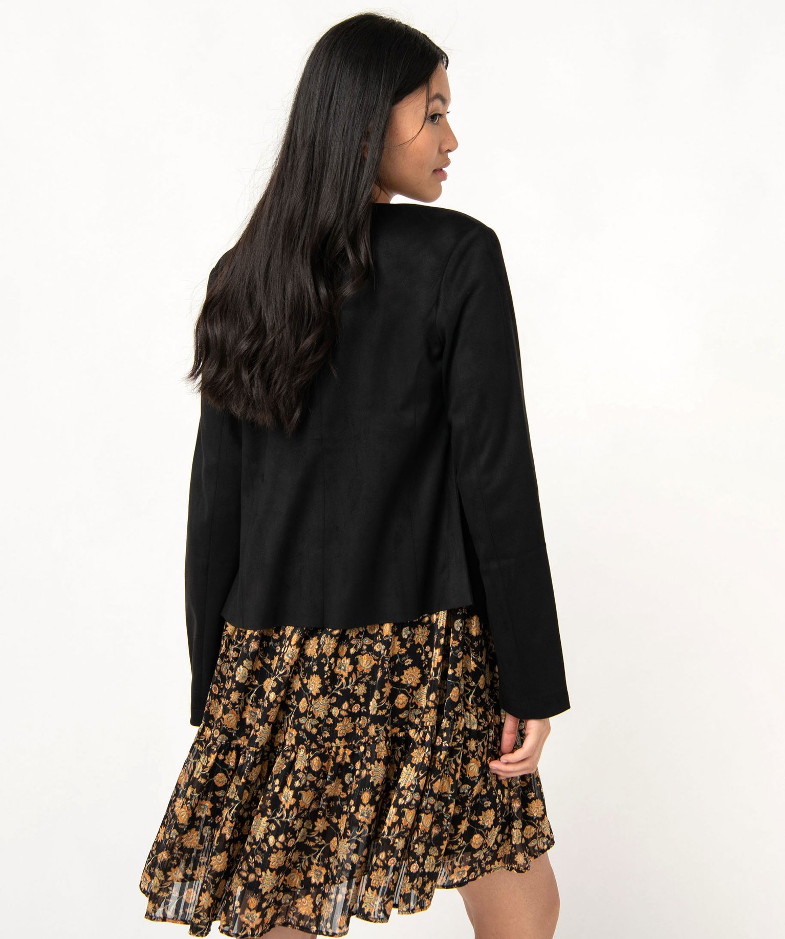 Veste en suédine souple portée ouverte femme noir | GEMO