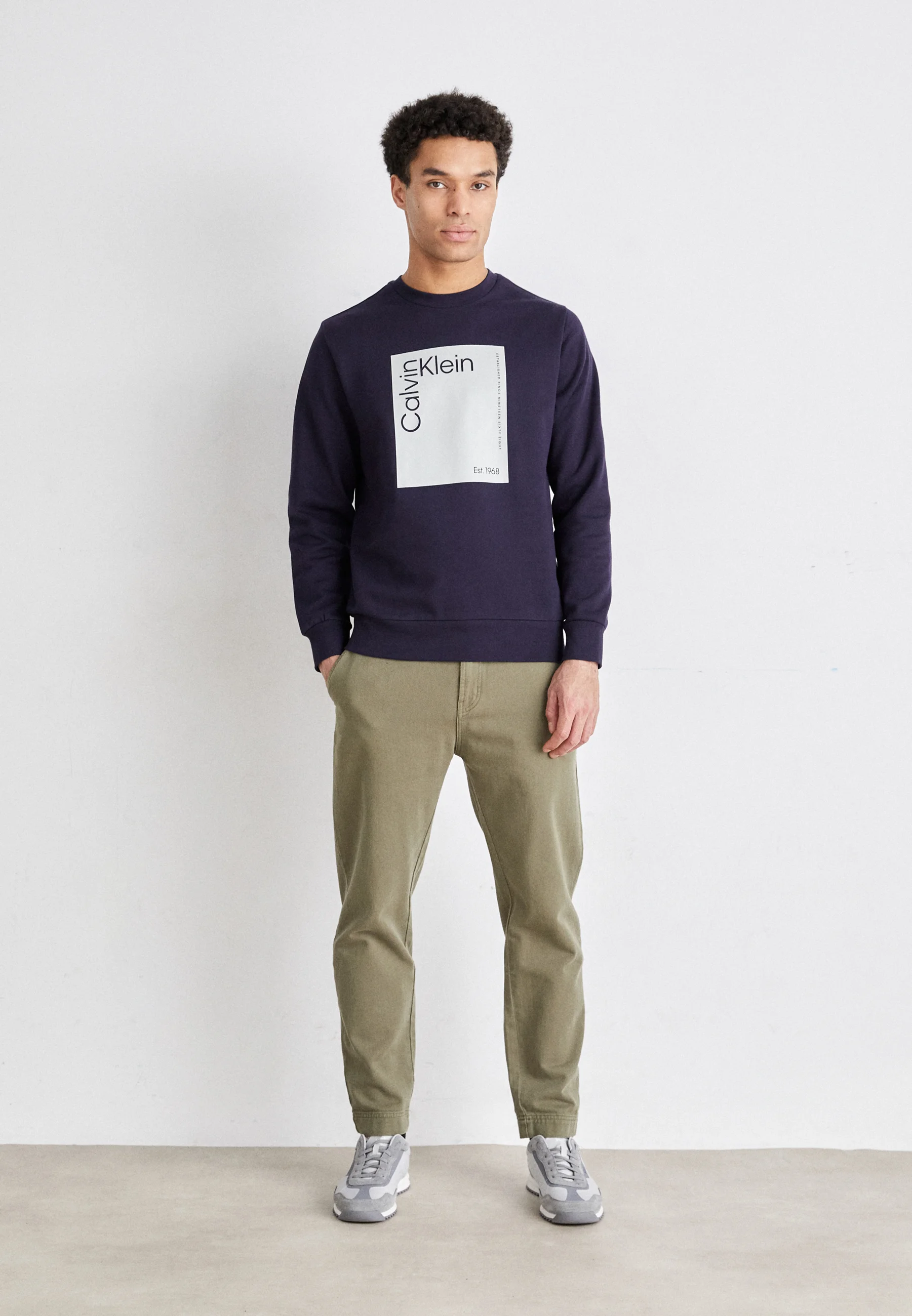 Sudadera Calvin Klein con logotipo cuadrado