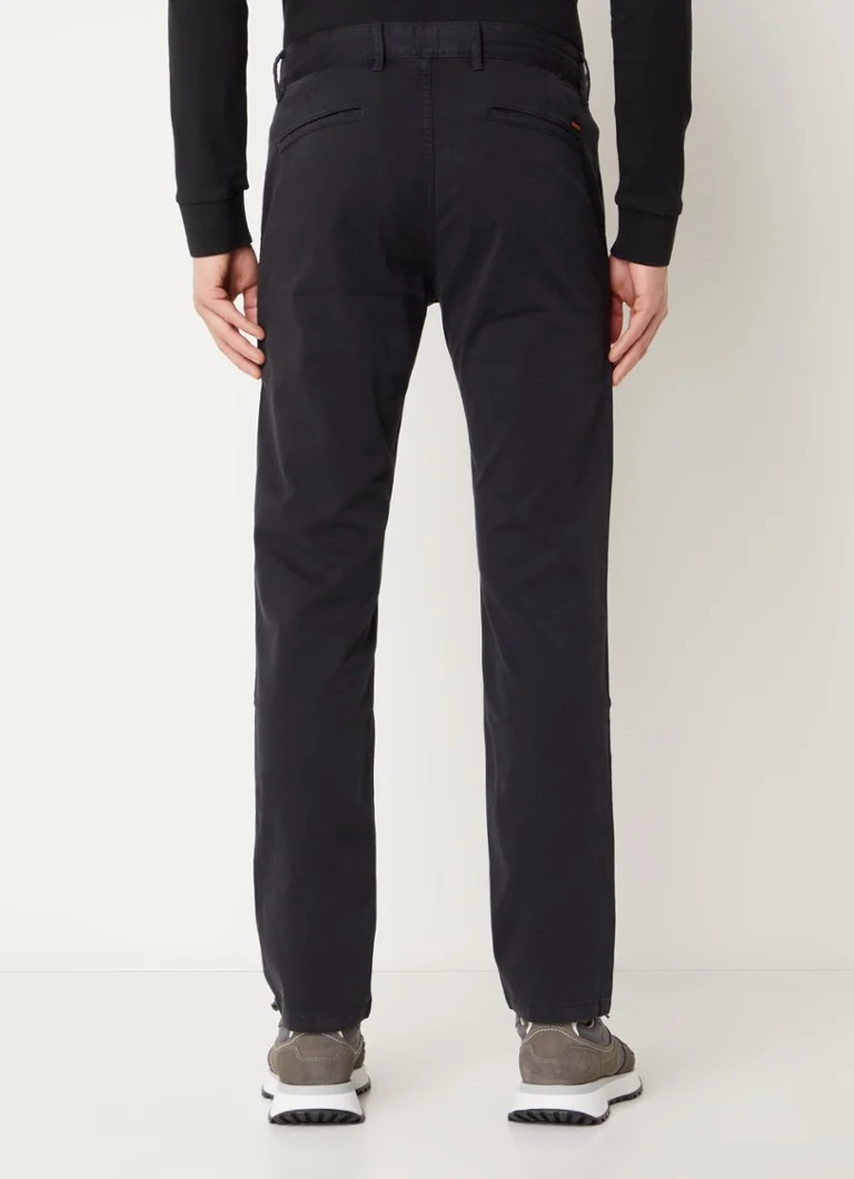 Pantaloni chino slim fit z kolekcji Hugo Boss