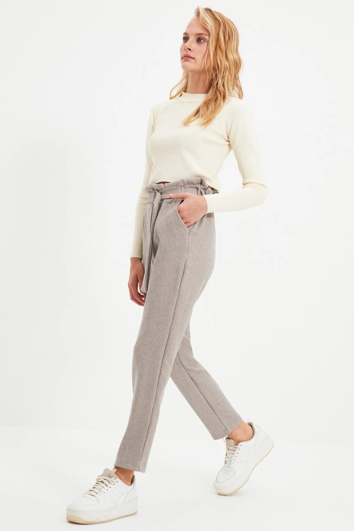 Trendyol Collection  Graue gewebte Zigarettenhose zum Binden TWOAW21PL0316
