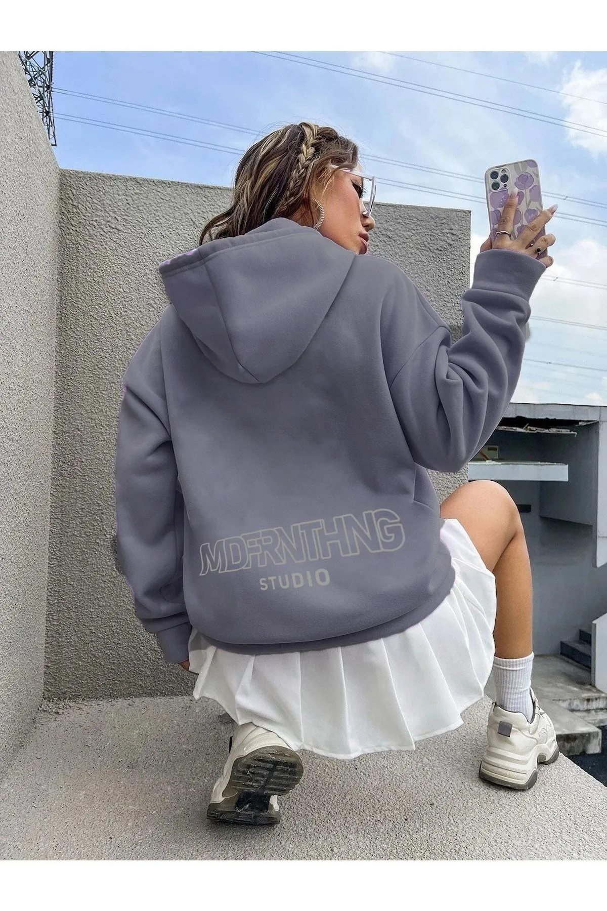 Know  Grau gefärbtes „Mad For Nothing“ bedrucktes Oversize-Kapuzenpullover für Damen