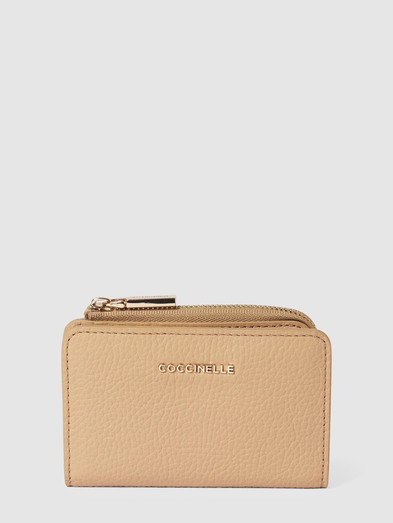Portemonnaie mit Label-Applikation Modell 'METALLIC SOFT MW5' in beige