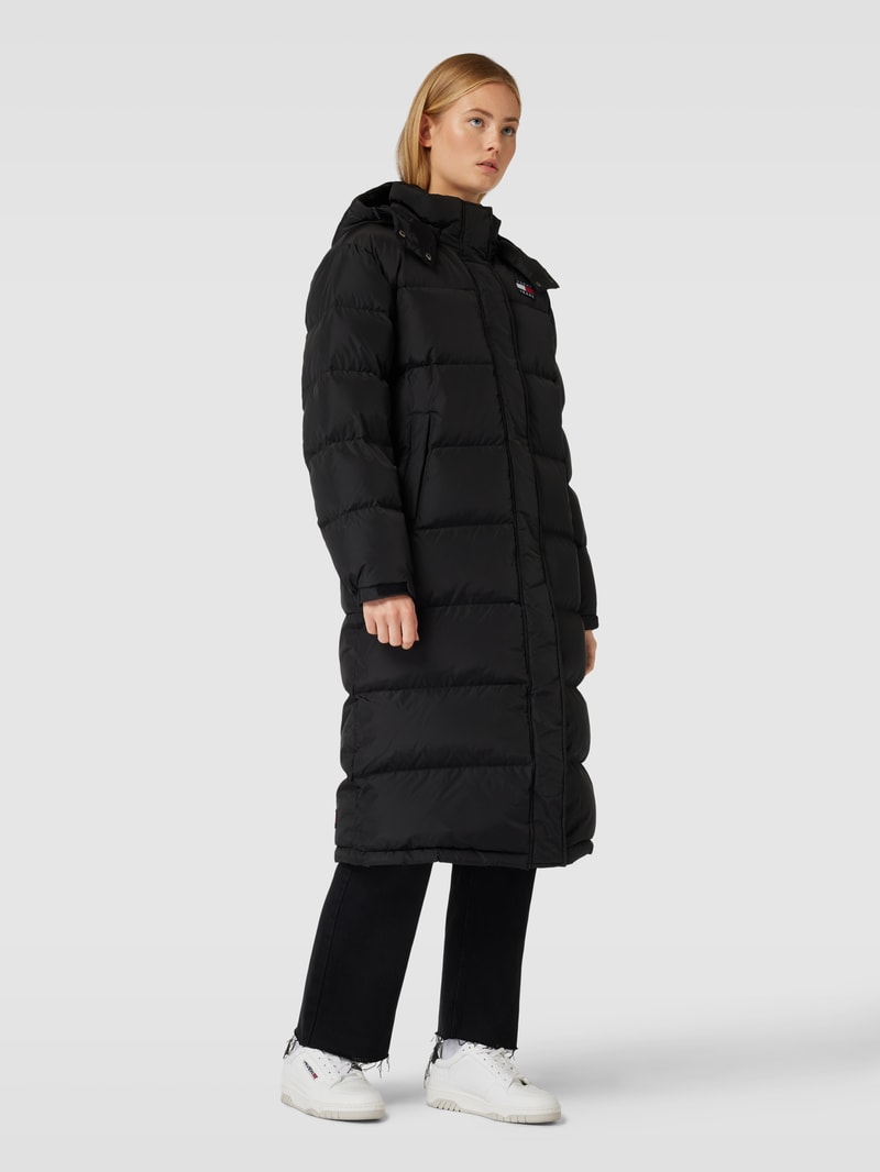 Steppmantel mit Kapuze in schwarz