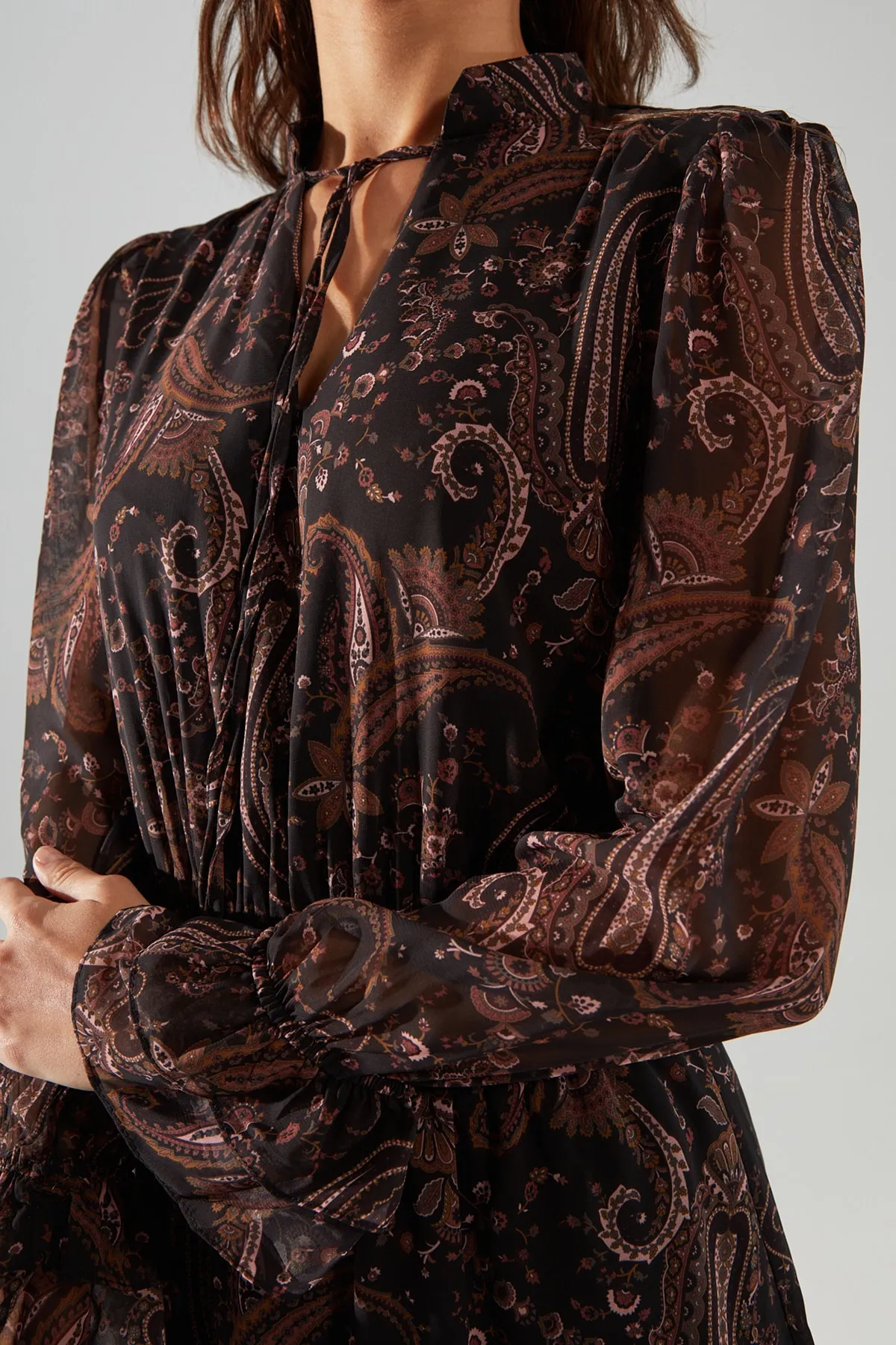 Trendyol Collection  Mehrfarbiges Neckholder-Webkleid TWOAW21EL1448