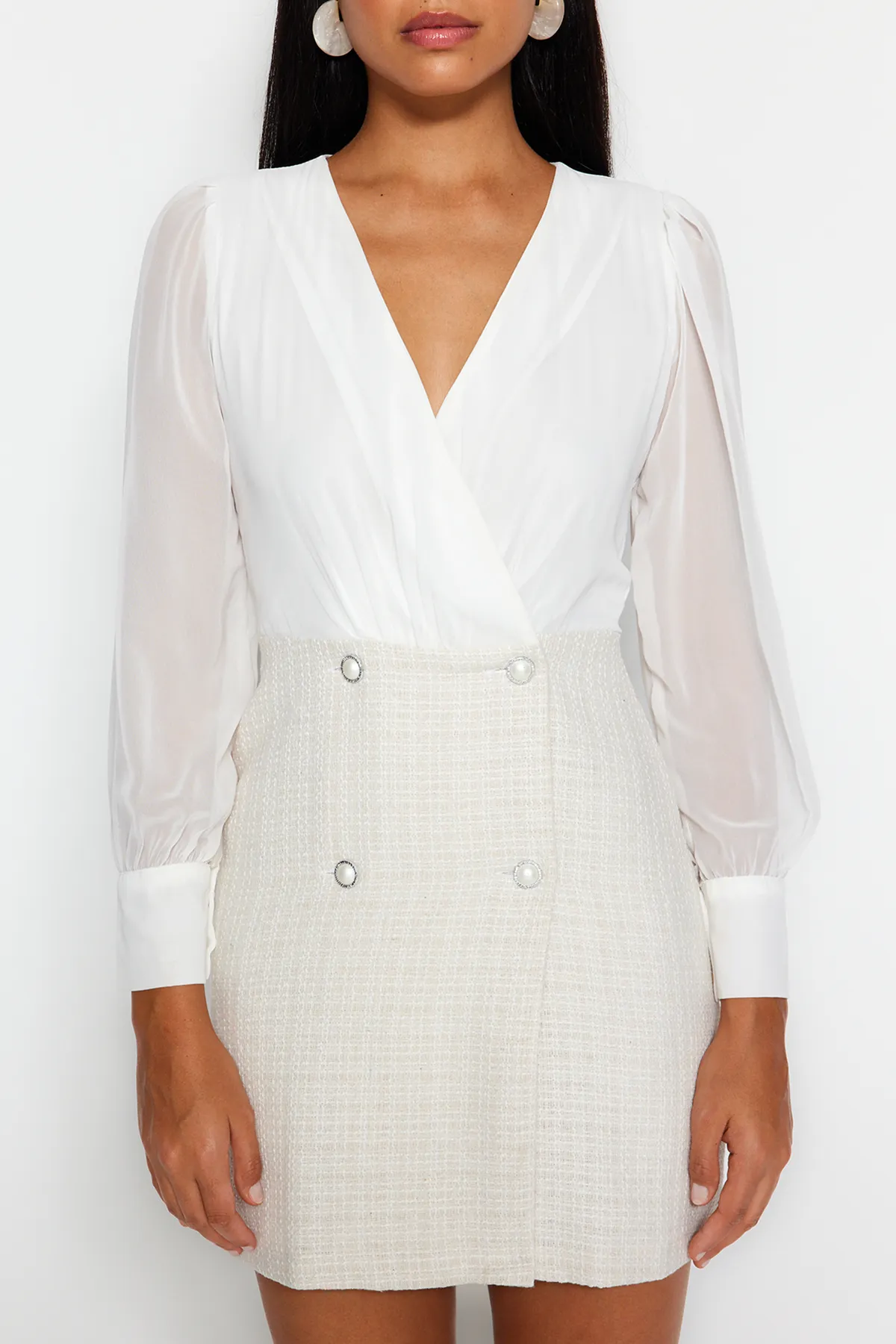 Trendyol Collection  Ecru Zweireihiges, gefüttertes Mini-Jackenkleid mit V-Ausschnitt und Webjacke TWOAW24EL00659