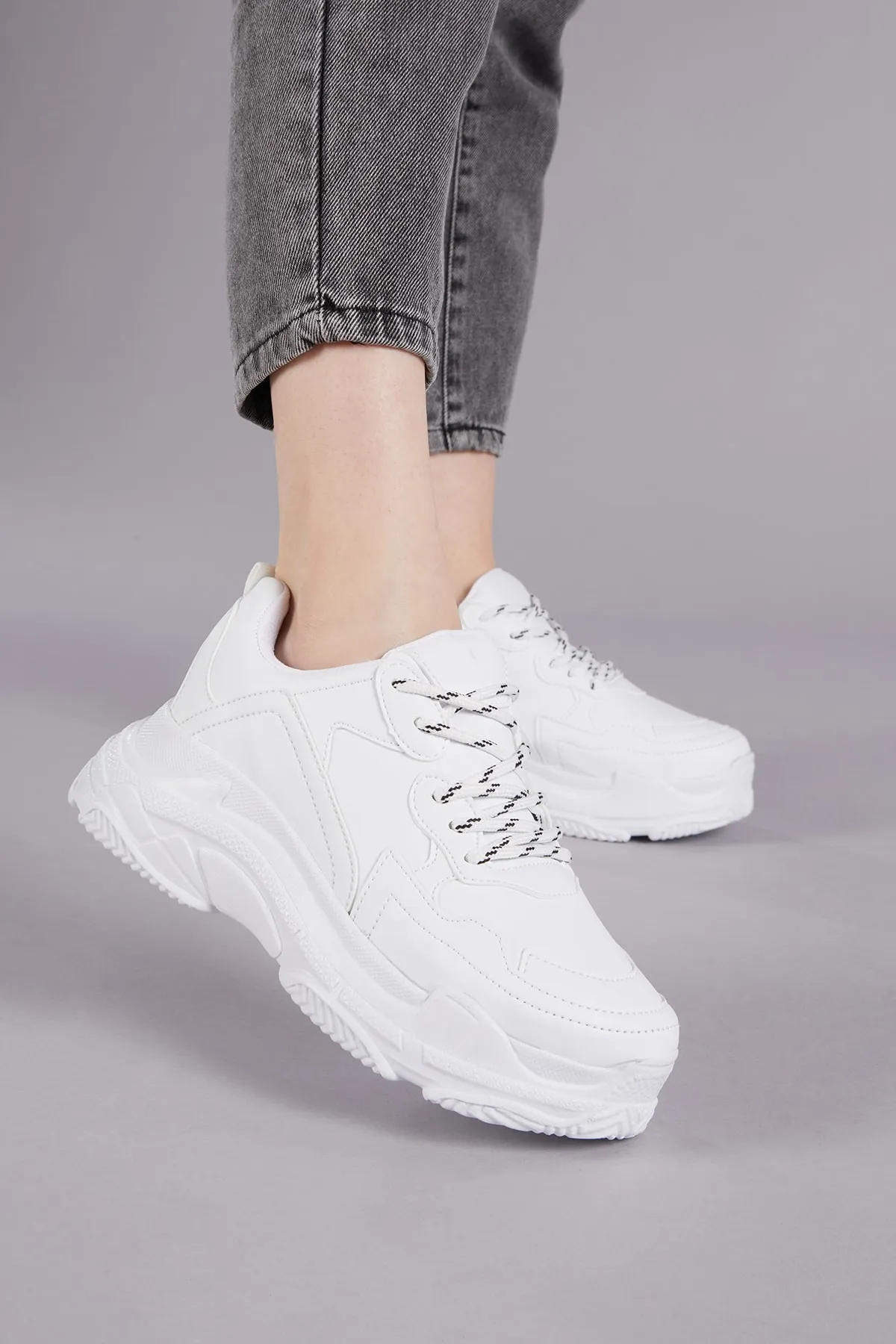 Tonny Black  Damen-Sportschuhe mit weißer Haut Bls-q