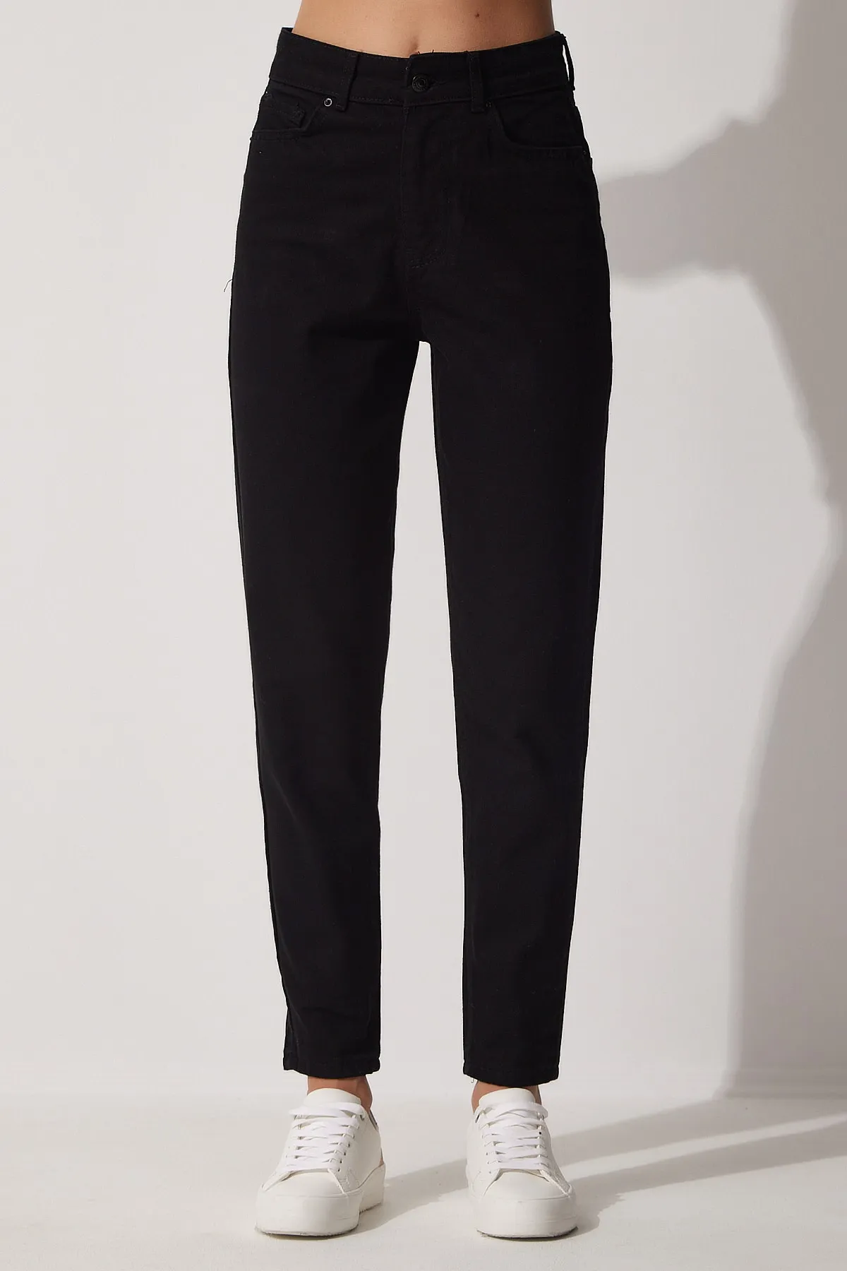 Happiness İstanbul  Schwarze Mom-Jeans mit hoher Taille für Damen OK00040
