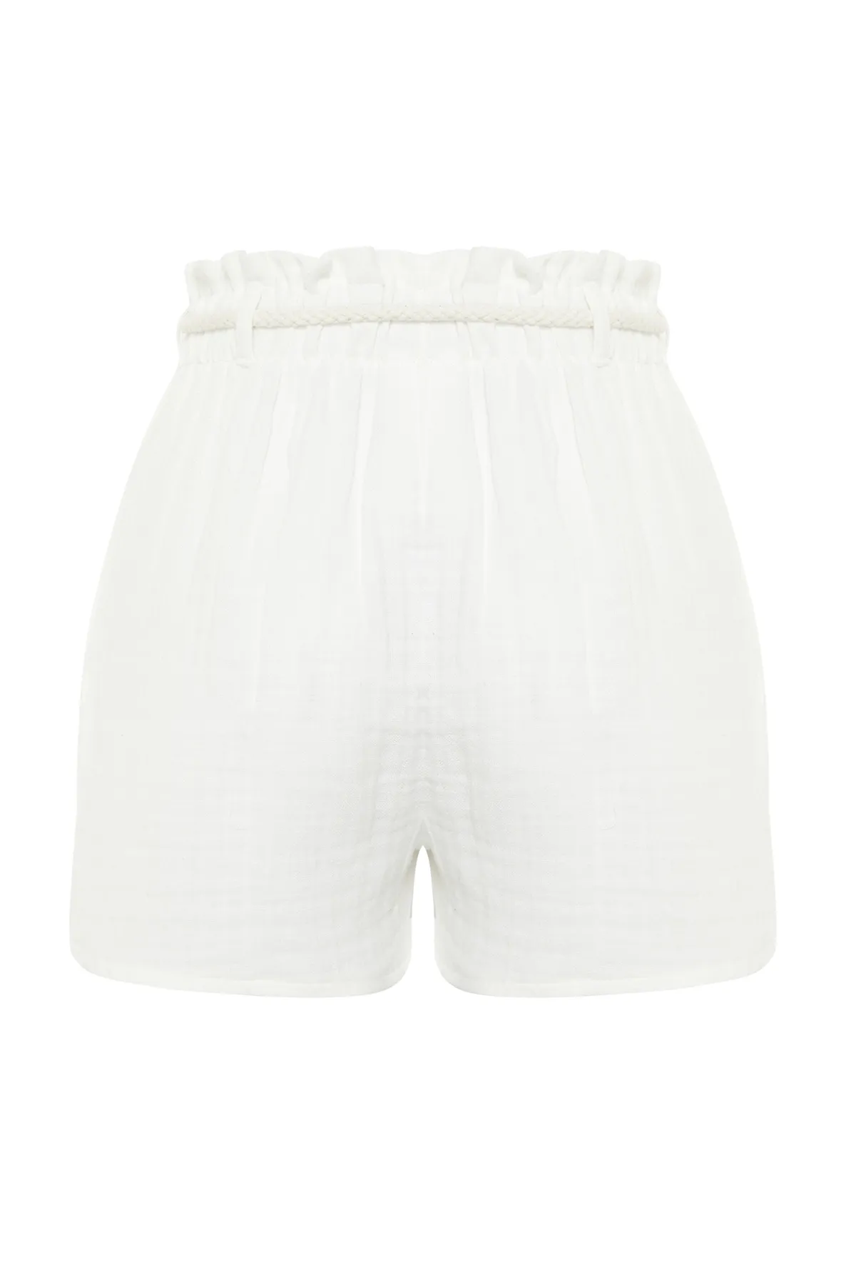 Trendyol Collection  Weiße, gewebte, geschnürte Musselin-Shorts mit Gürtel und Bermuda TBESS24SR00008