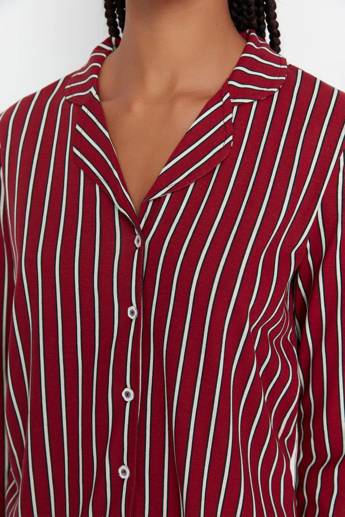 Trendyol Collection  Zimtfarbenes Pyjama-Set aus gestreiftem Strick, 100 % Baumwolle THMAW23PT00150