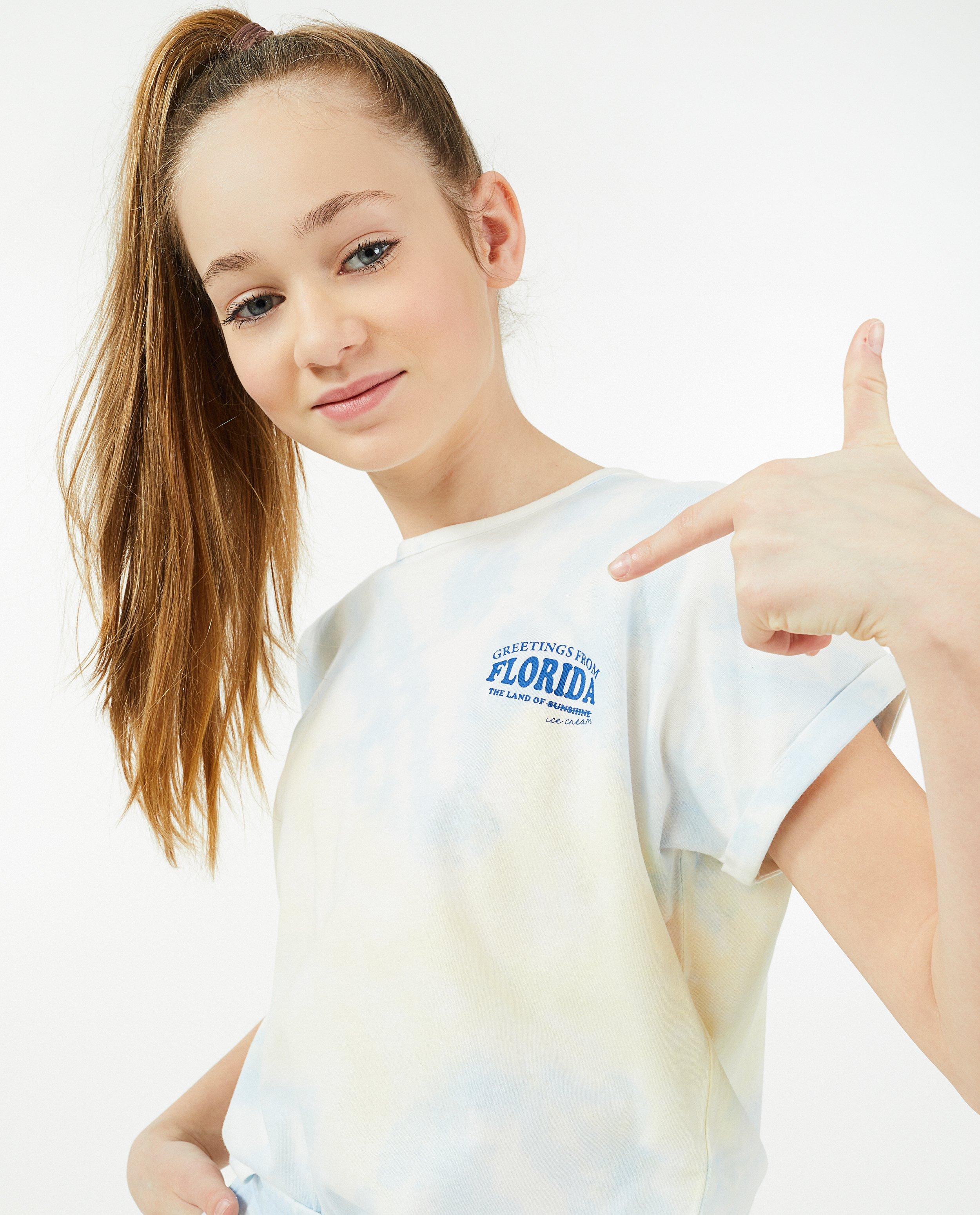 Tricou Fish & Chips albastru cu vopsea tie-dye albastru deschis