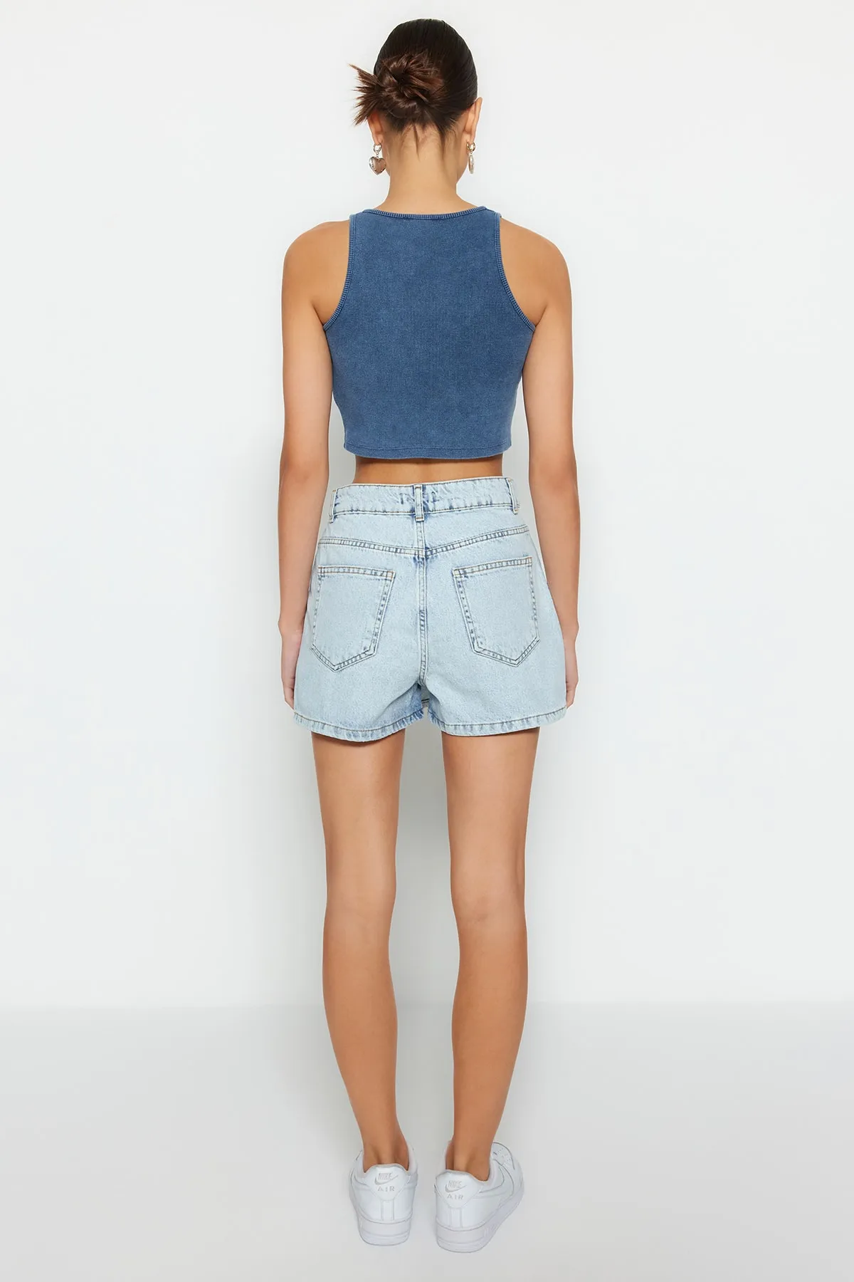 Trendyol Collection  Hellblauer Mini-Jeansshorts-Rock TWOSS23SR00190