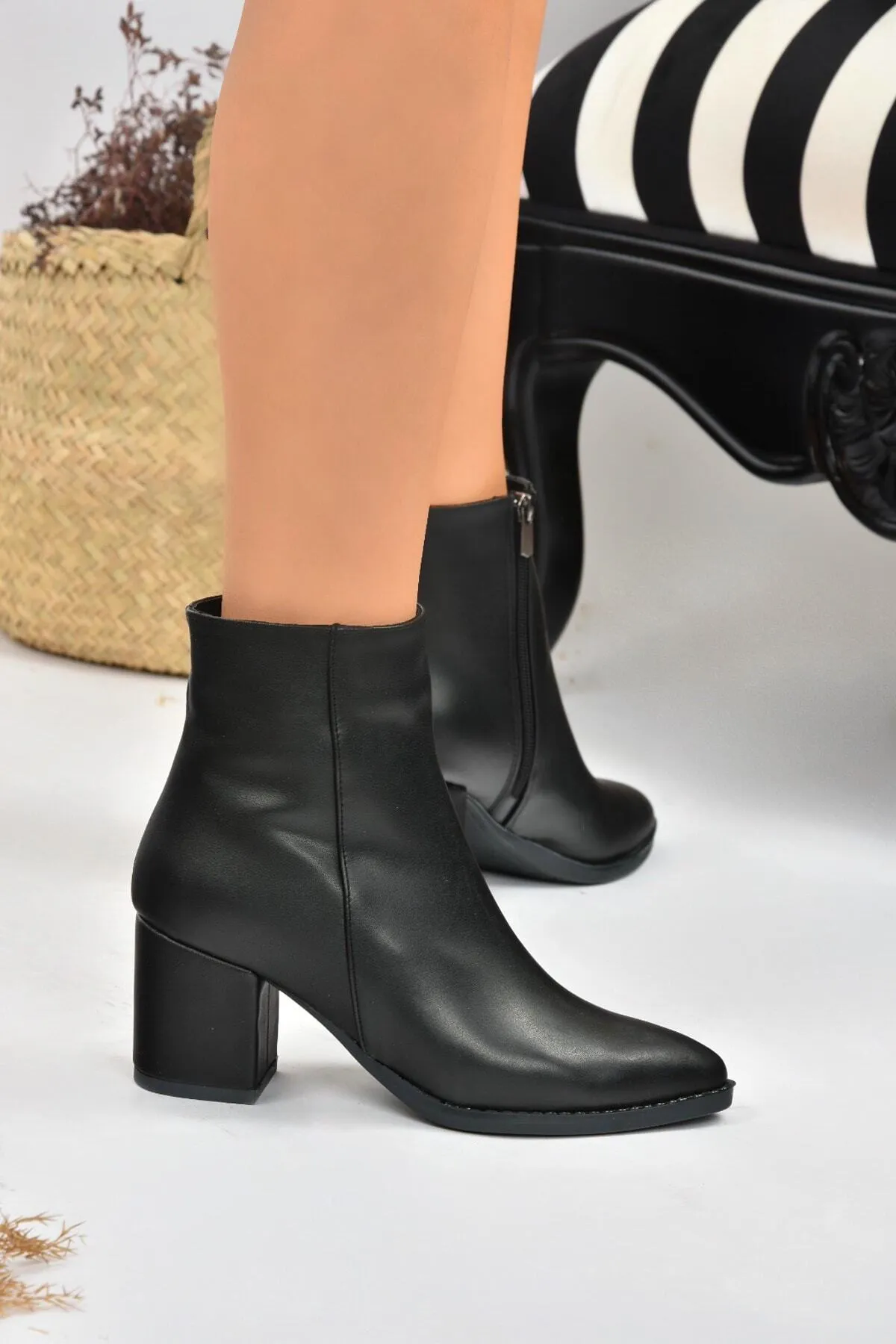 Fox Shoes  Schwarze Damenstiefel mit dickem Absatz L251089309