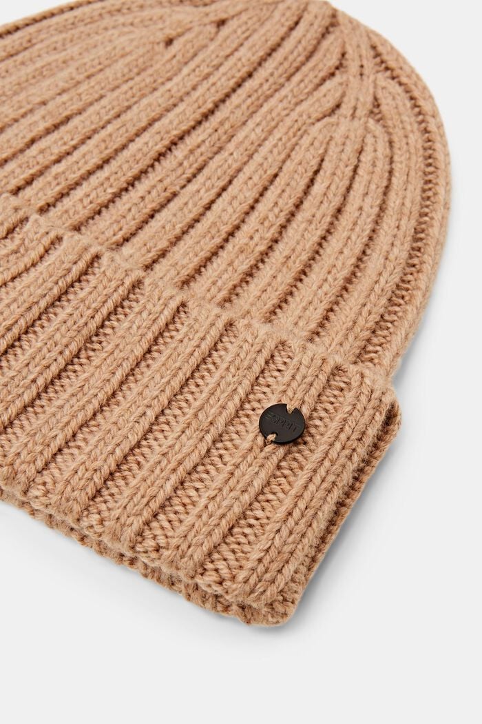 Beanie aus grobem Rippstrick