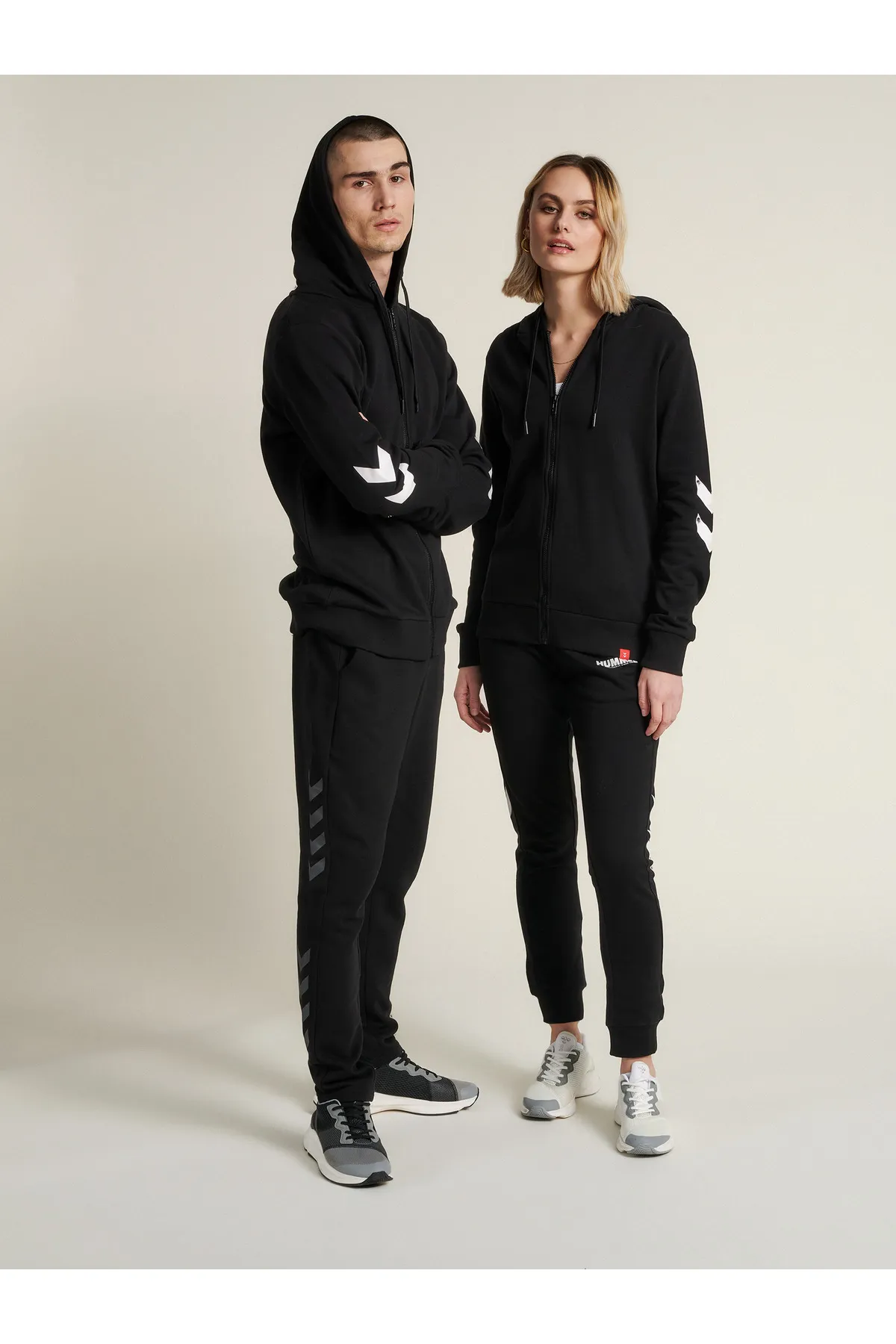 hummel  Sweatshirt - Schwarz - Regular Fit