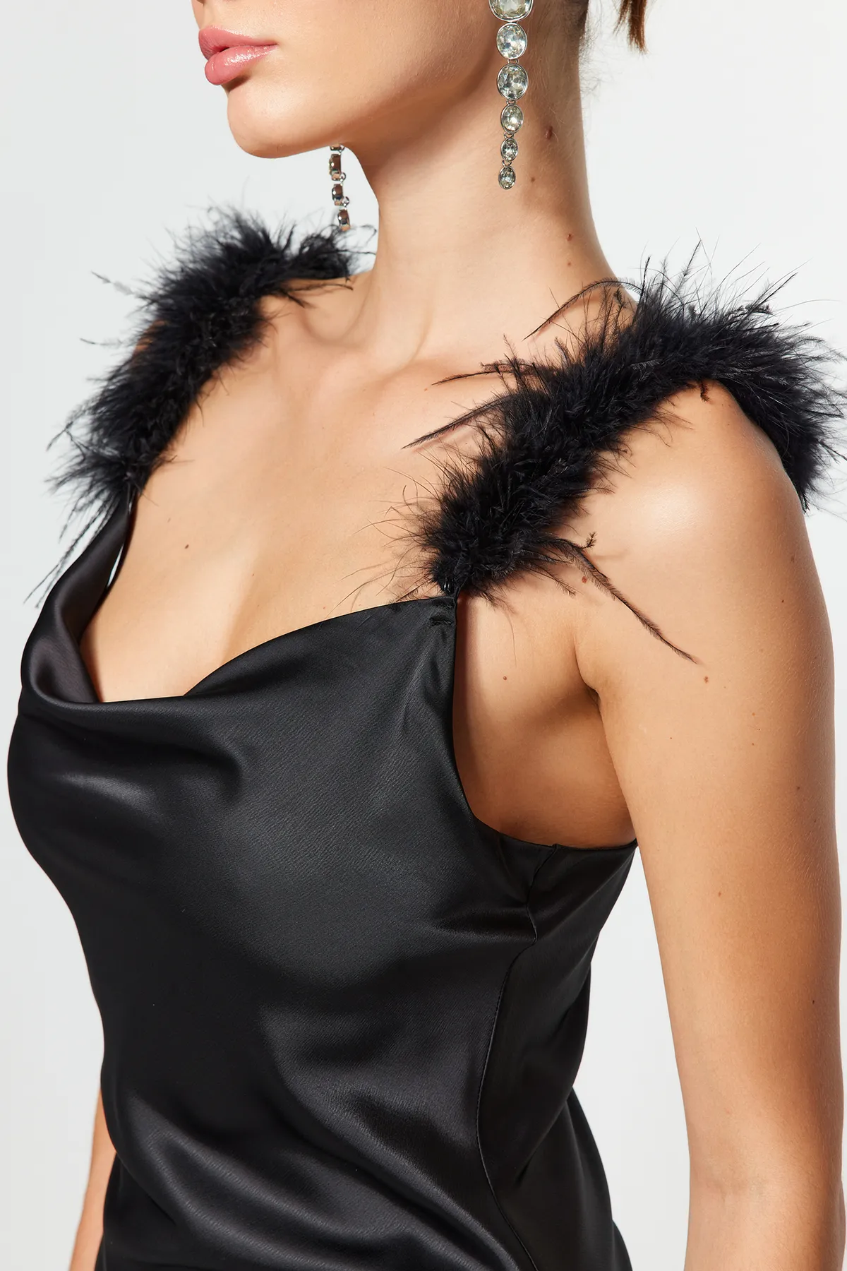 Trendyol Collection  Schwarzes geripptes Satinkleid TPRAW24EL00181