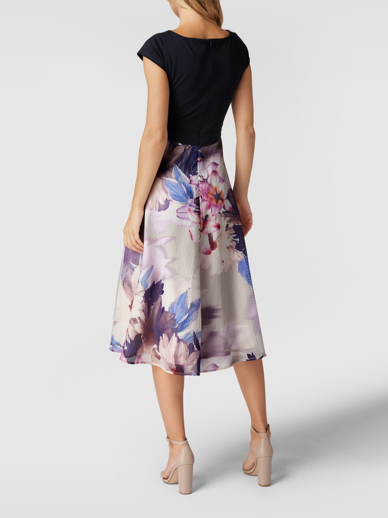 Cocktailkleid mit floralem Muster in marineblau