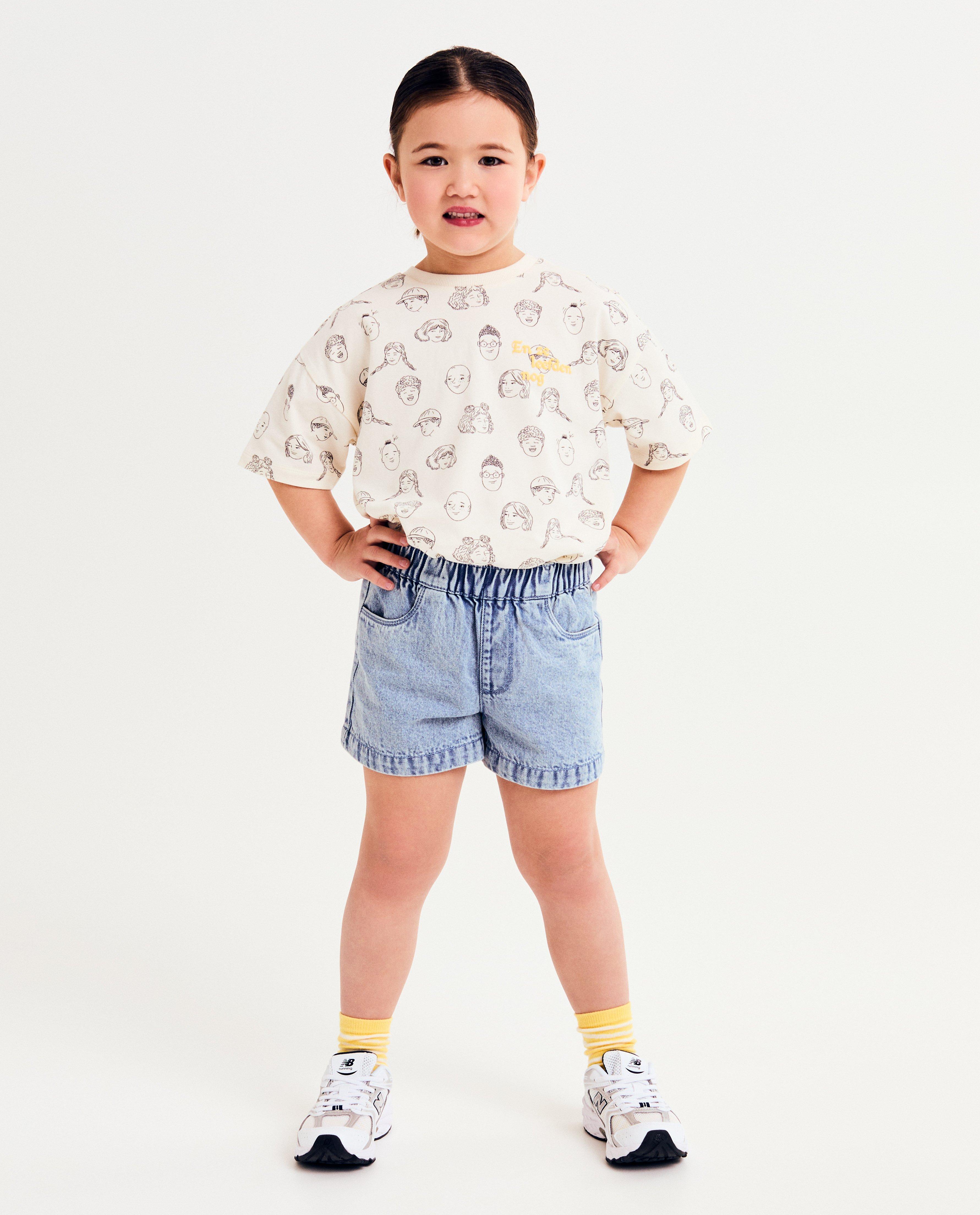 Elisabeth Lucie Baeten Mintás póló, unisex fehér