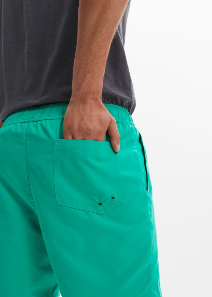Strandshorts mit recycelten Polyester