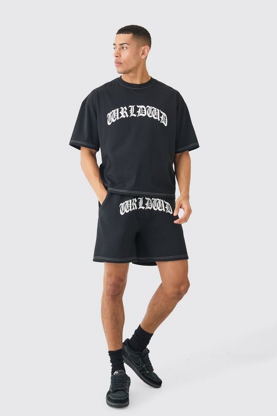 Kastiges Oversize T-Shirt mit Kontrast-Naht & Shorts