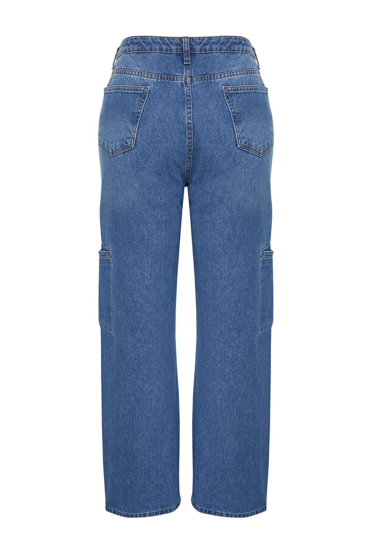 Trendyol Curve  Hellblaue Jeans mit weitem Schnitt TBBSS24CJ00014