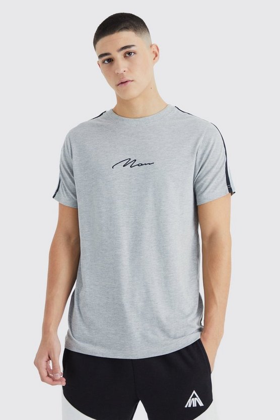 Muscle-Fit Man Signature T-Shirt