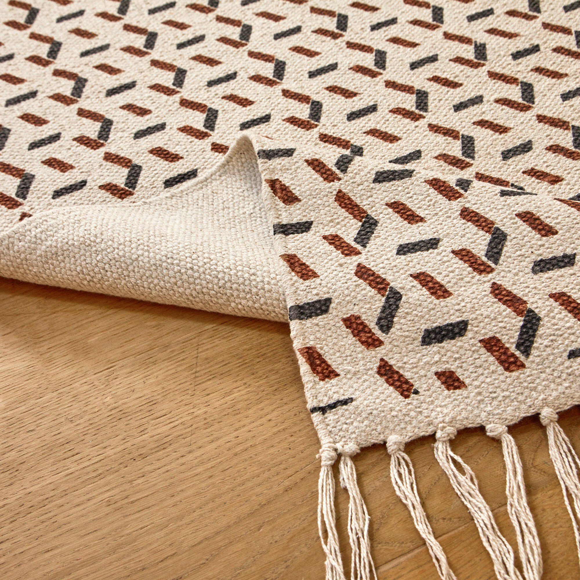 Tapis tissé grand format imprimé géométrique