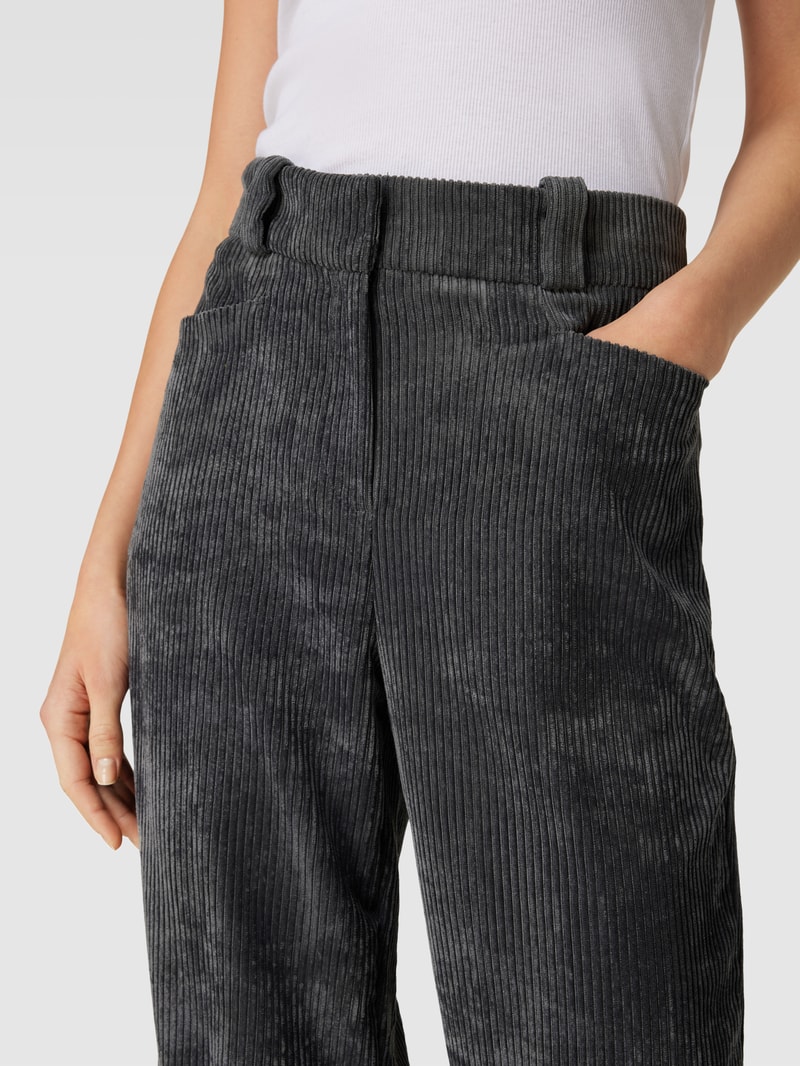 Cordhose mit Eingrifftaschen in anthrazit