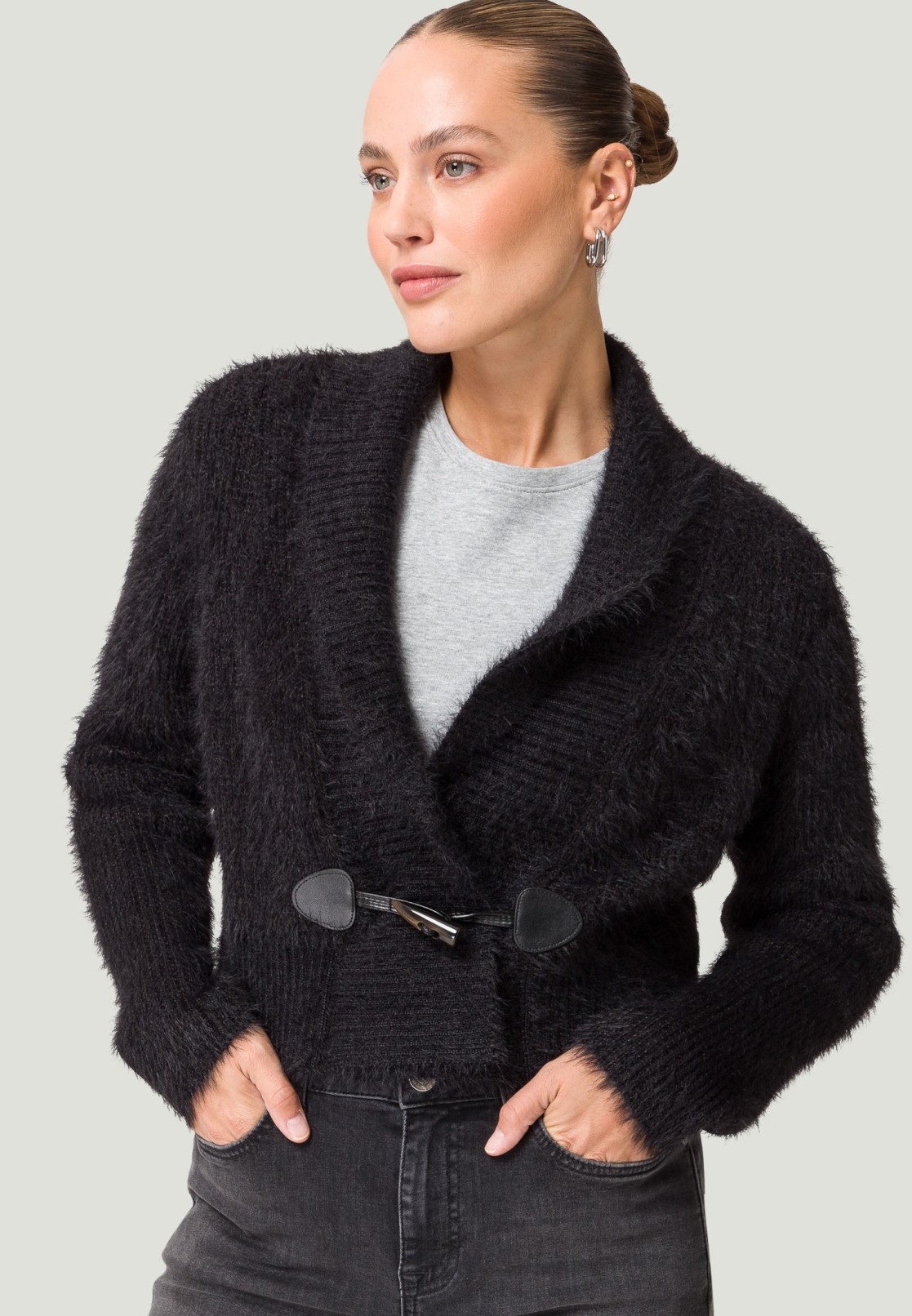 Strickjacke mit Knebelknopf