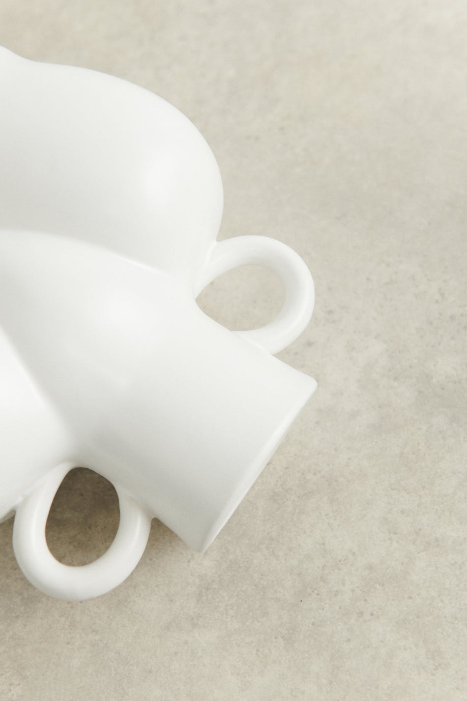 Ceramic hips vase