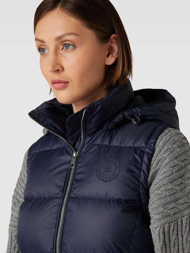 Steppweste mit Kapuze Modell 'FEMININE' in marineblau