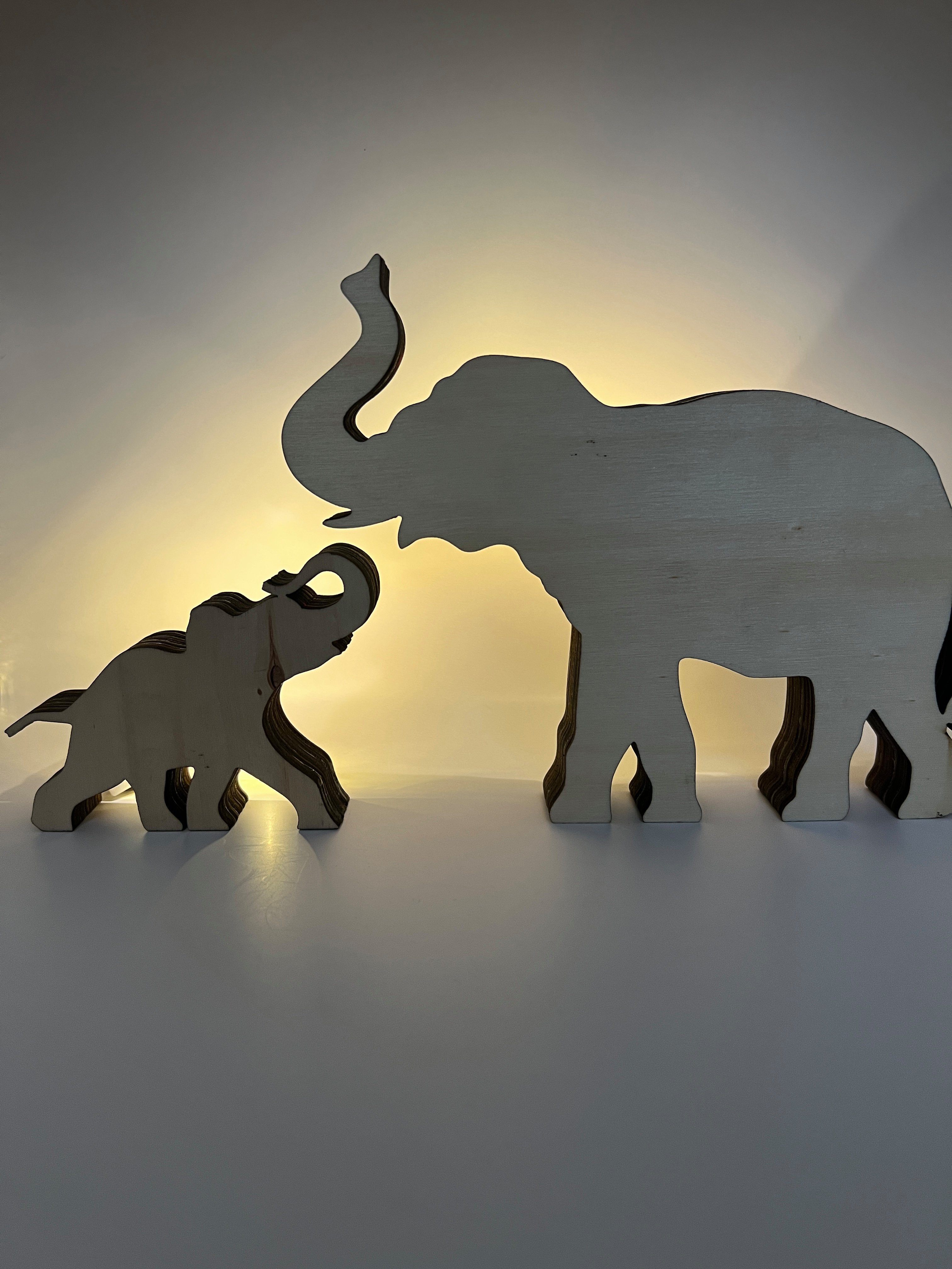 Stelby Dekofigur Tischdekoration Elefant Holzmodell mit Led Lichtern