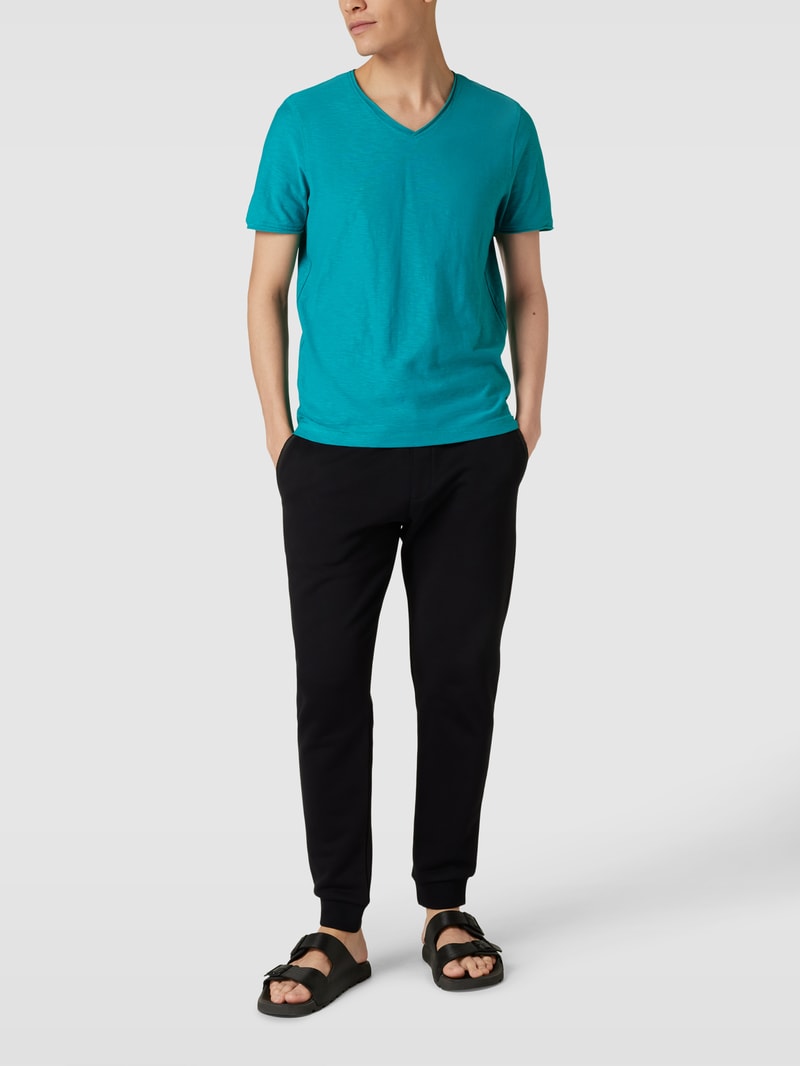 T-Shirt mit V-Ausschnitt in smaragdgrün