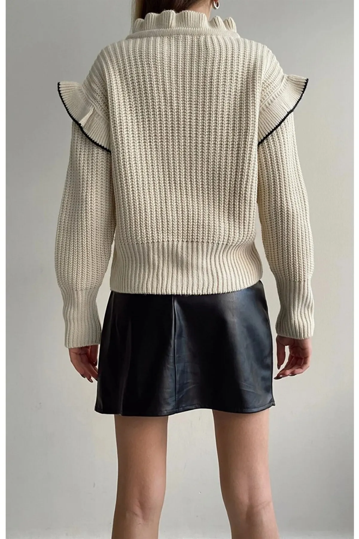 Bianco Lucci  Damenpullover mit Rüschen und Schleifendetail