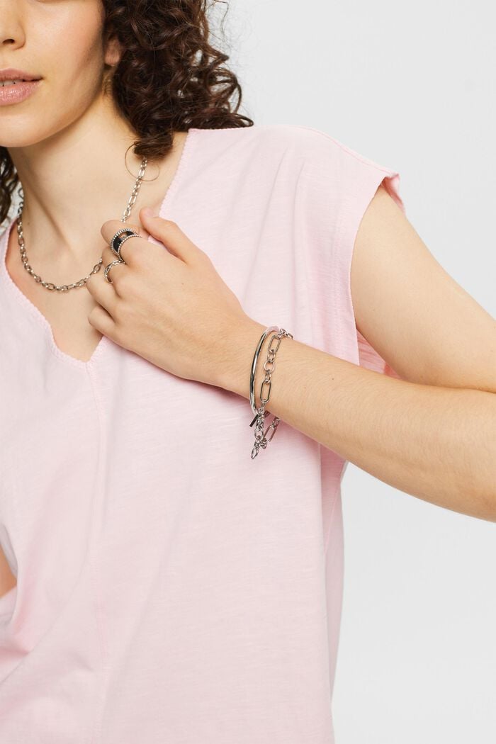 V-Neck Shirt mit Kontrastnähten, 100 % Baumwolle