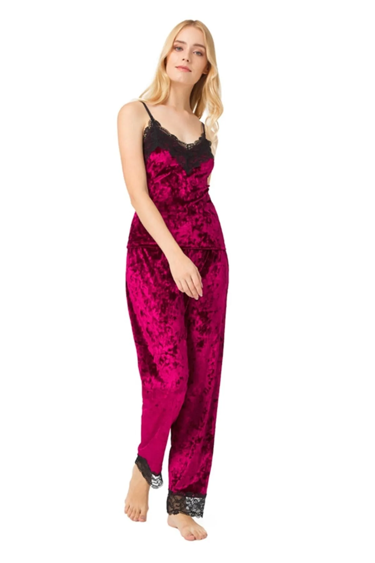 Cottonhill  Damen-Pyjama-Set aus Samt mit Kirschspitze und detailliertem Detail
