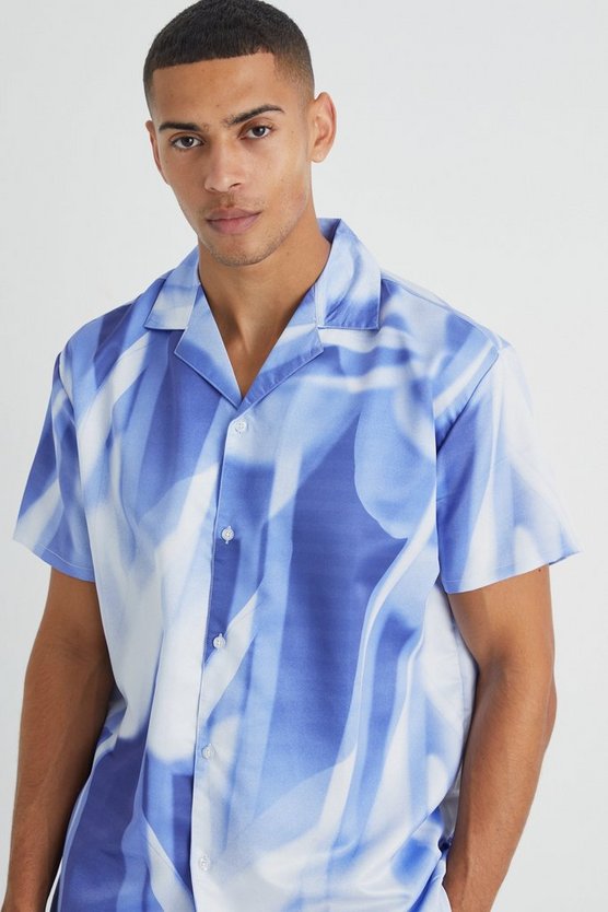 Kurzärmliges Oversize Satin-Hemd mit abstraktem Print