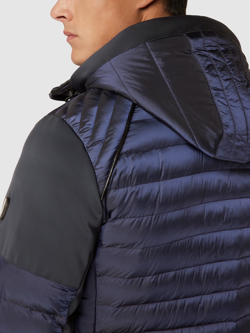 Steppjacke mit herausnehmbarer Kapuze Modell 'REVOX' in marineblau