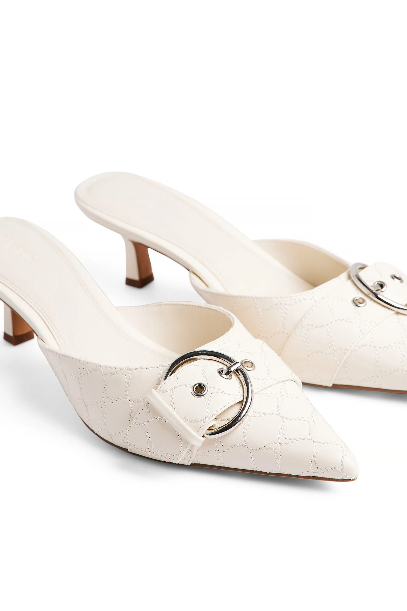 Gesteppte Pumps mit mit kurzem Pfennigabsatz