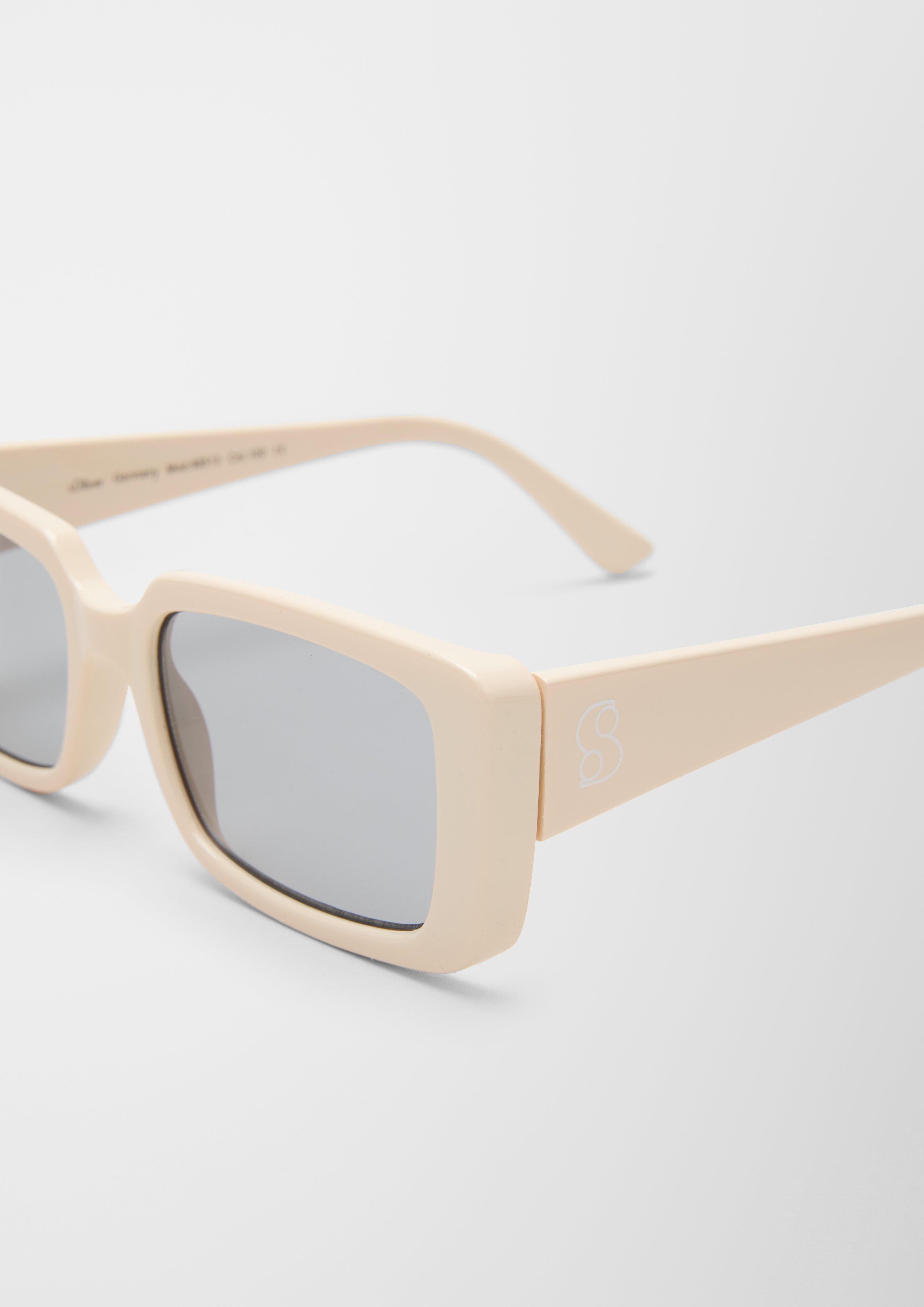 Kantige Sonnenbrille mit breiter Fassung  6008491-100