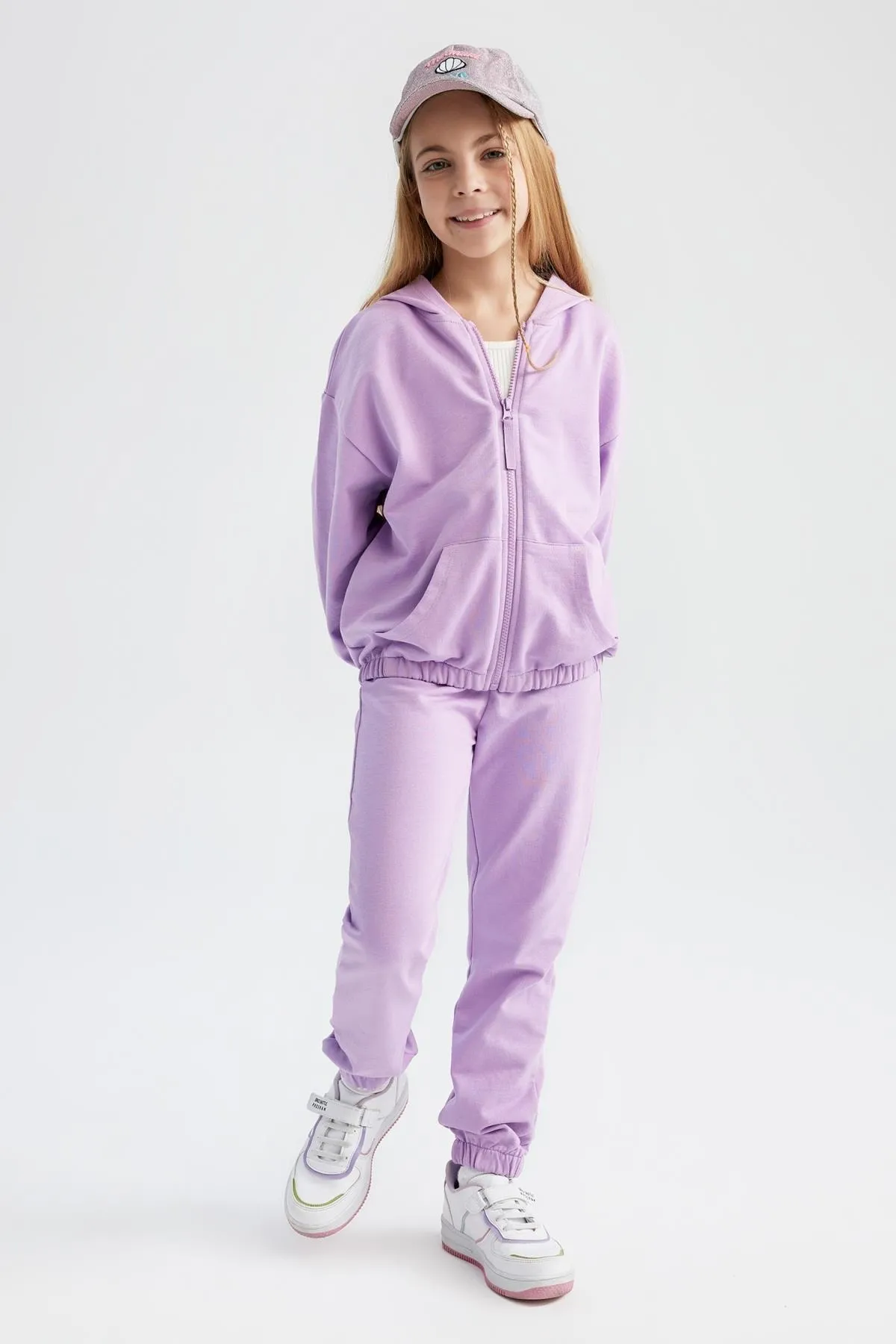 DeFacto  Mädchen Strickjacke mit Kapuze und Jogginghose 2er-Set Z4644a623sp