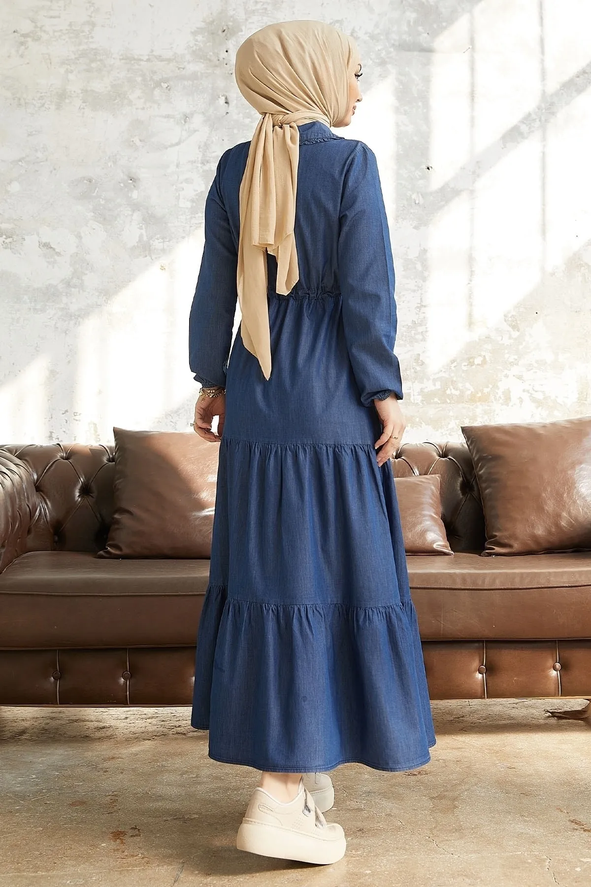 InStyle  Betty Jeanskleid mit Babykragen – Blau