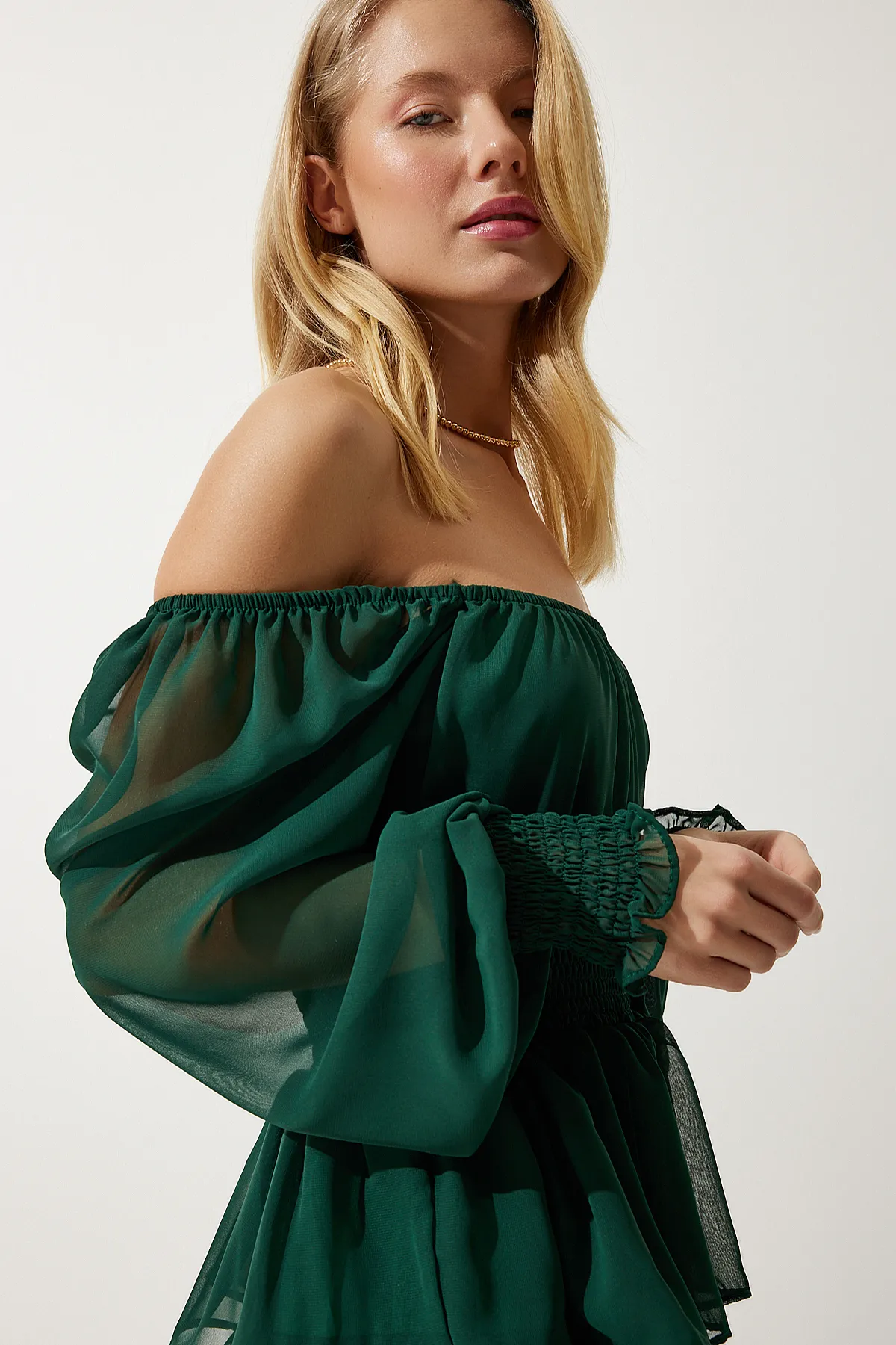 Happiness İstanbul  Smaragdgrünes Volant-Chiffonkleid für Damen DK00168