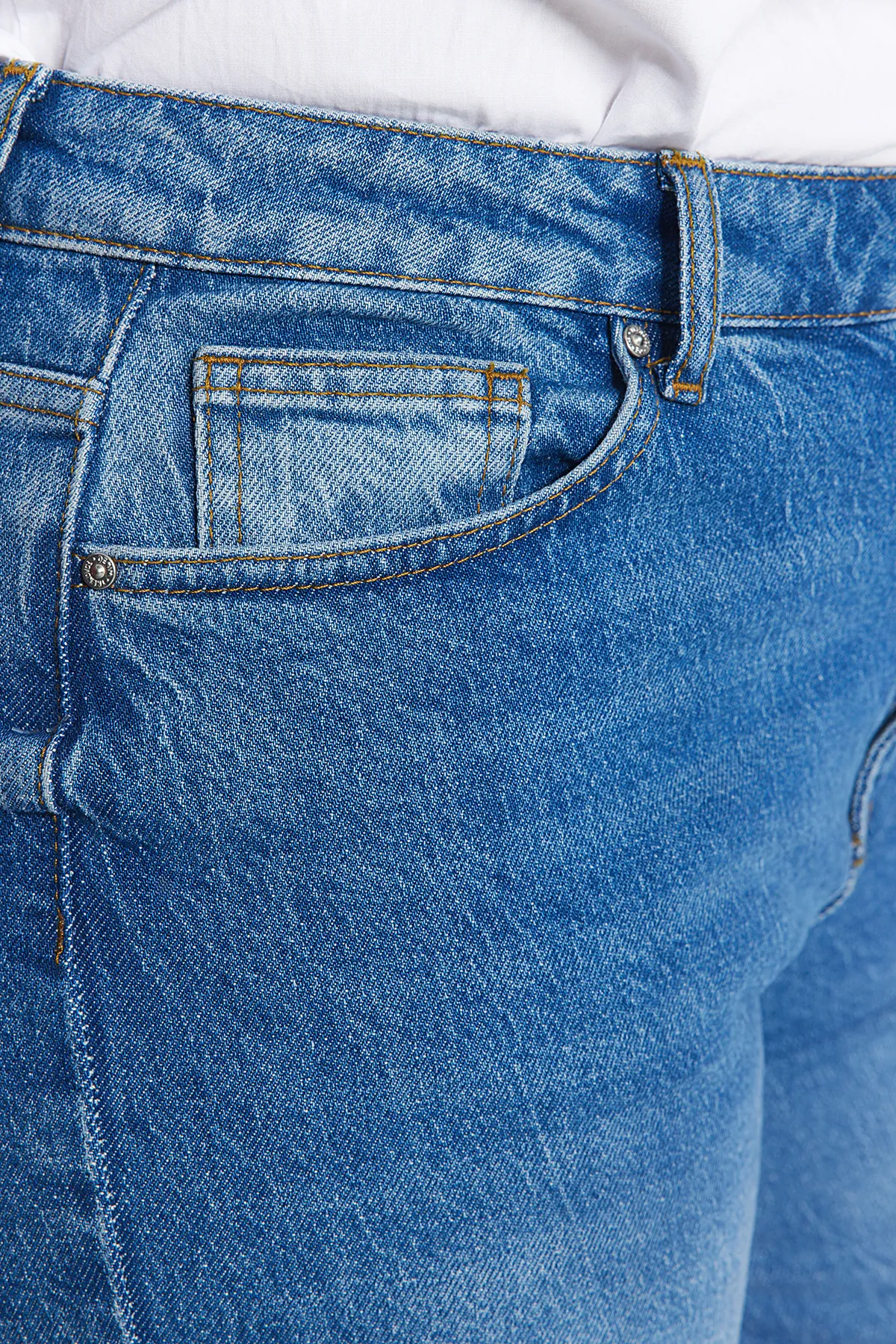 Trendyol Curve  Dunkelblaue Straight-Fit-Jeans TBBAW24CJ00045