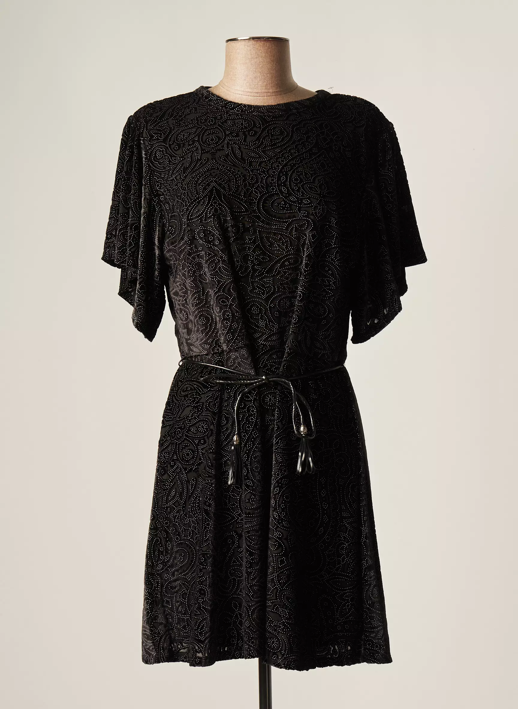 Astrid Black Label Robes Courtes Femme couleur noir