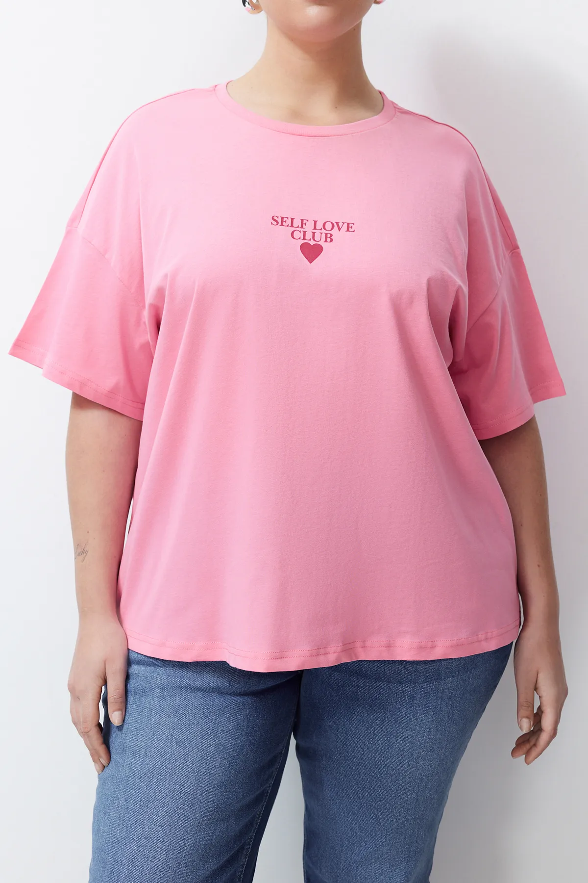 Trendyol Curve  Rosa bedrucktes Oversize-Strick-T-Shirt TBSSS24BF00011