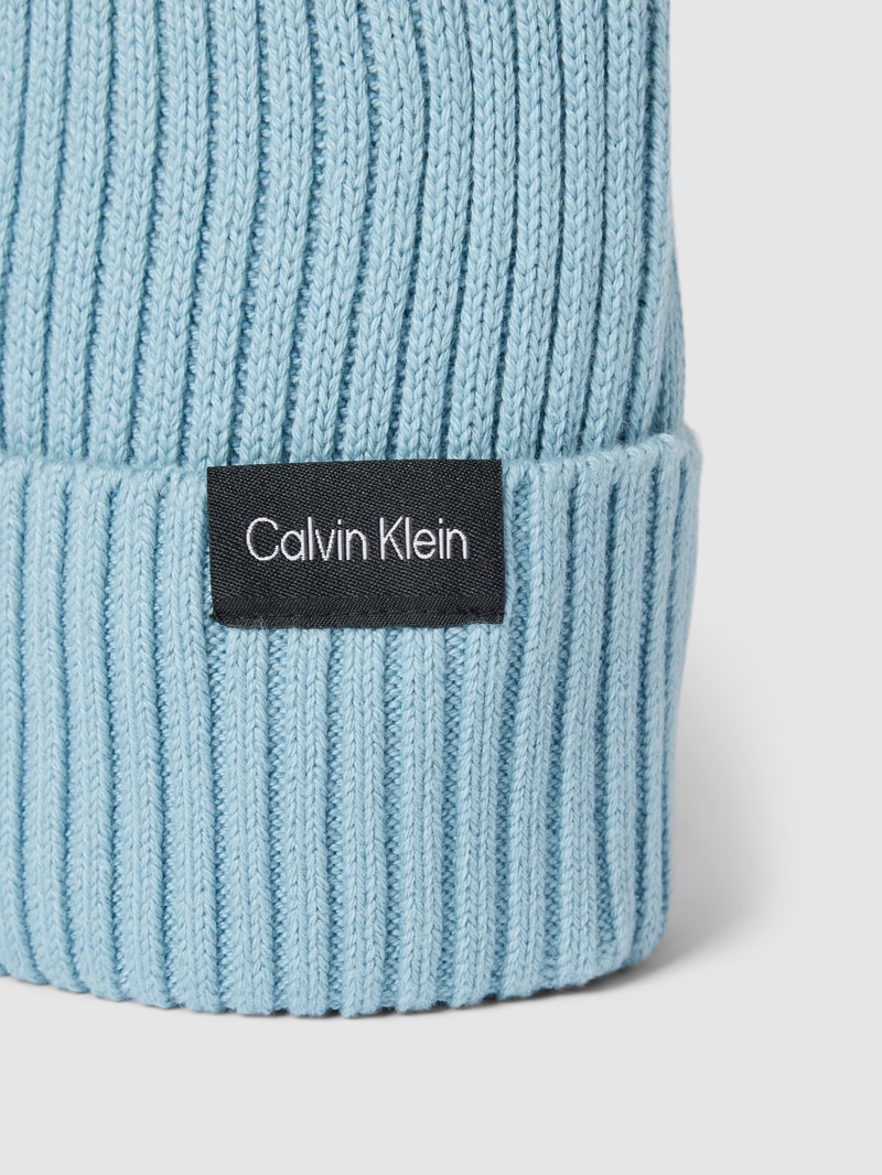 Beanie mit Label-Detail Modell 'CLASSIC' in hellblau