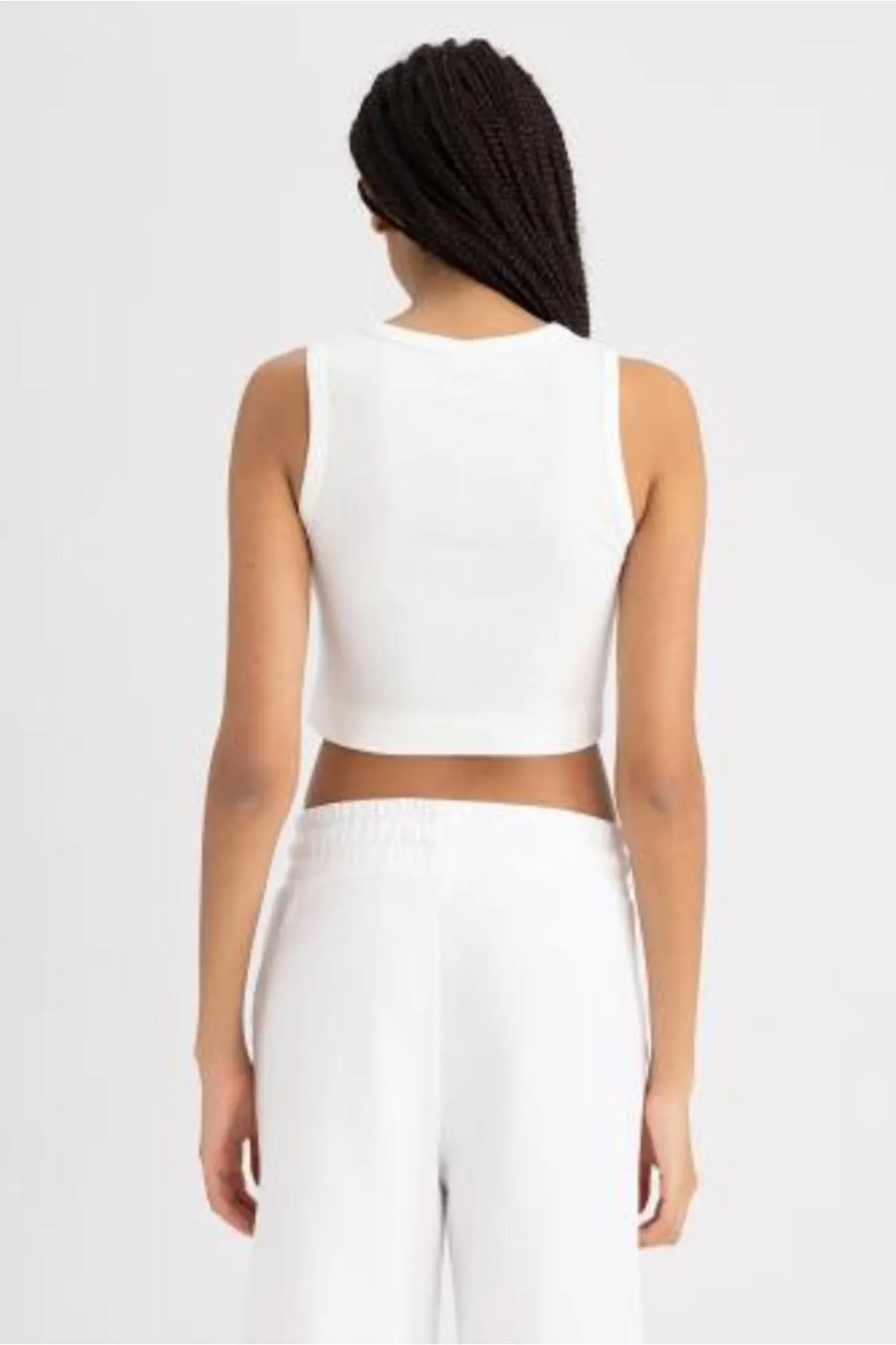 DeFacto  Defactofit Slim Fit Rundhals-Sport-Baumwoll-Unterhemd Z6573az23sp
