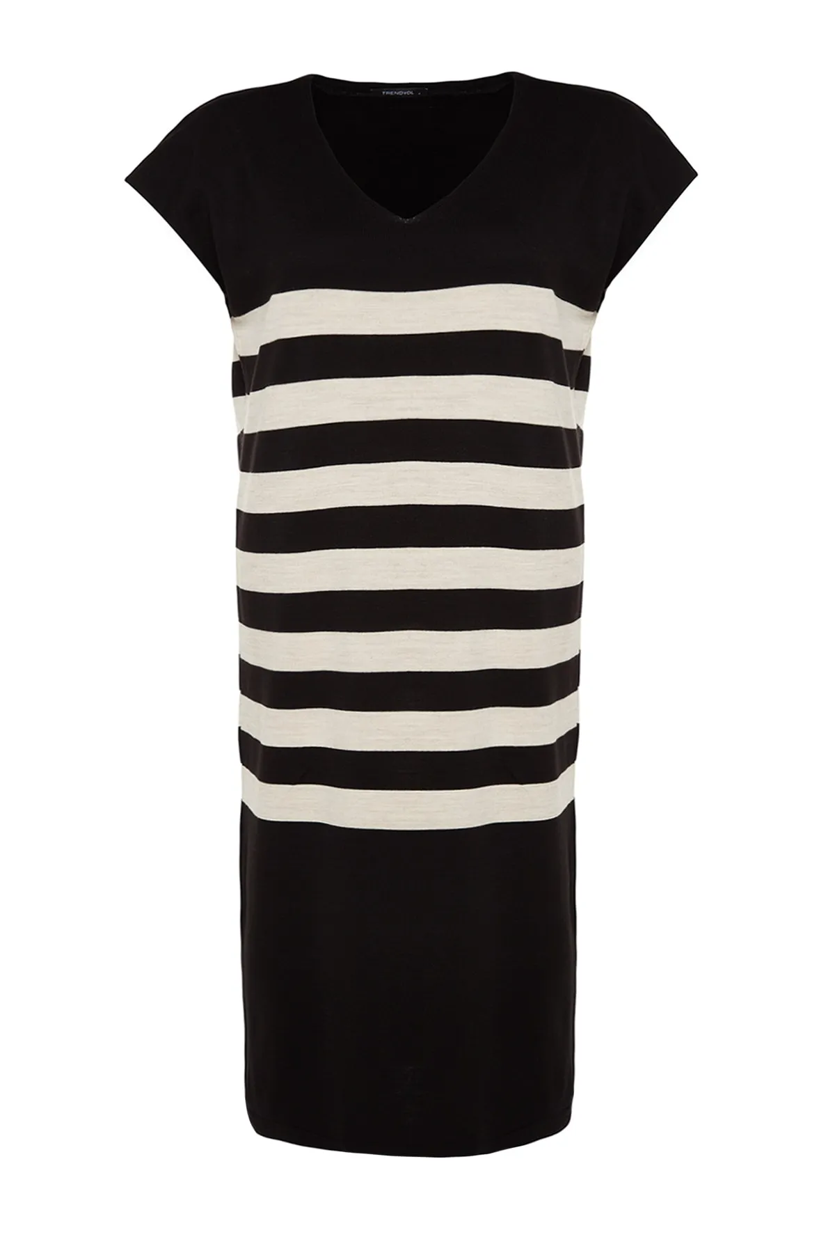 Trendyol Modest  Schwarzes gestreiftes Strickpulloverkleid mit V-Ausschnitt TCTAW24UV00039