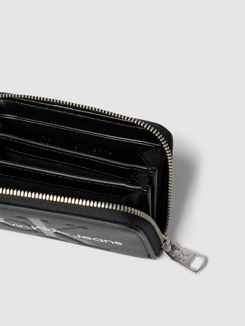 Portemonnaie mit Label-Details Modell 'SCULPTED' in schwarz
