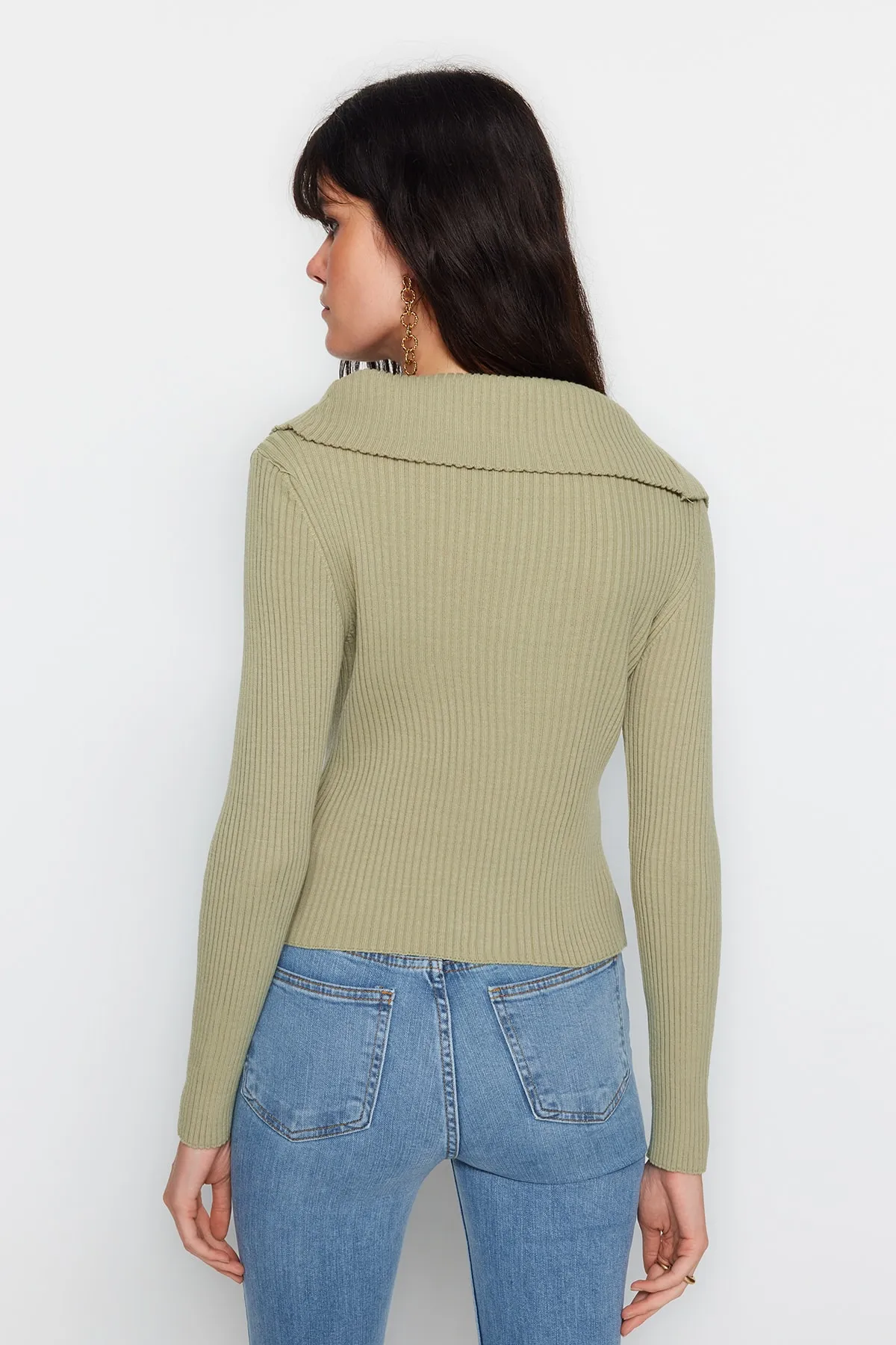 Trendyol Collection  Khakifarbener, kurz geschnittener Strick-Cardigan mit Umlegekragen TWOAW24HI00284